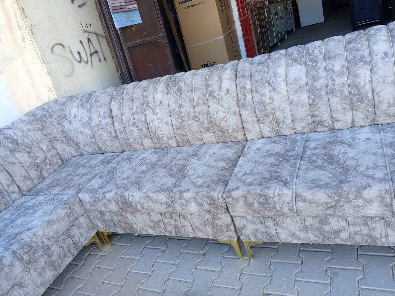 معرض تكريت للاثاث المنزلي للجمله والمفرد
ديوان 5قطع 11مقعد مستعمل شي قليل نضافه فول مبي اي عيب مثل ما واضح بتصوير وبسعر مناسب جداً 

العنوان تكريت شارع الزهور لحولي مقابل مدرسة كنوز لهليه مجاور مجمع رداد للنشائيه محل ابو عبدالله 
للاستفسار اكثر تصال ع رقم لهاتف او مراسله ع واتساب 
***********
***********
