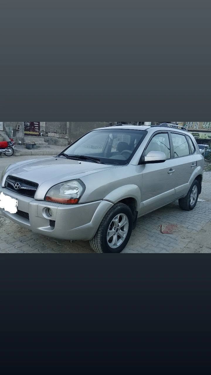السلام عليكم سياره توسان موديل 2009رقم بغداد انكليزي محرك سته سلندر2700 تخم تاير تبريد  فتحه سقف وارد خليجي  بيها باب واحد صبغ و جاملغ فقط اثر جراد  السعر 115 مكان واسط ***********
