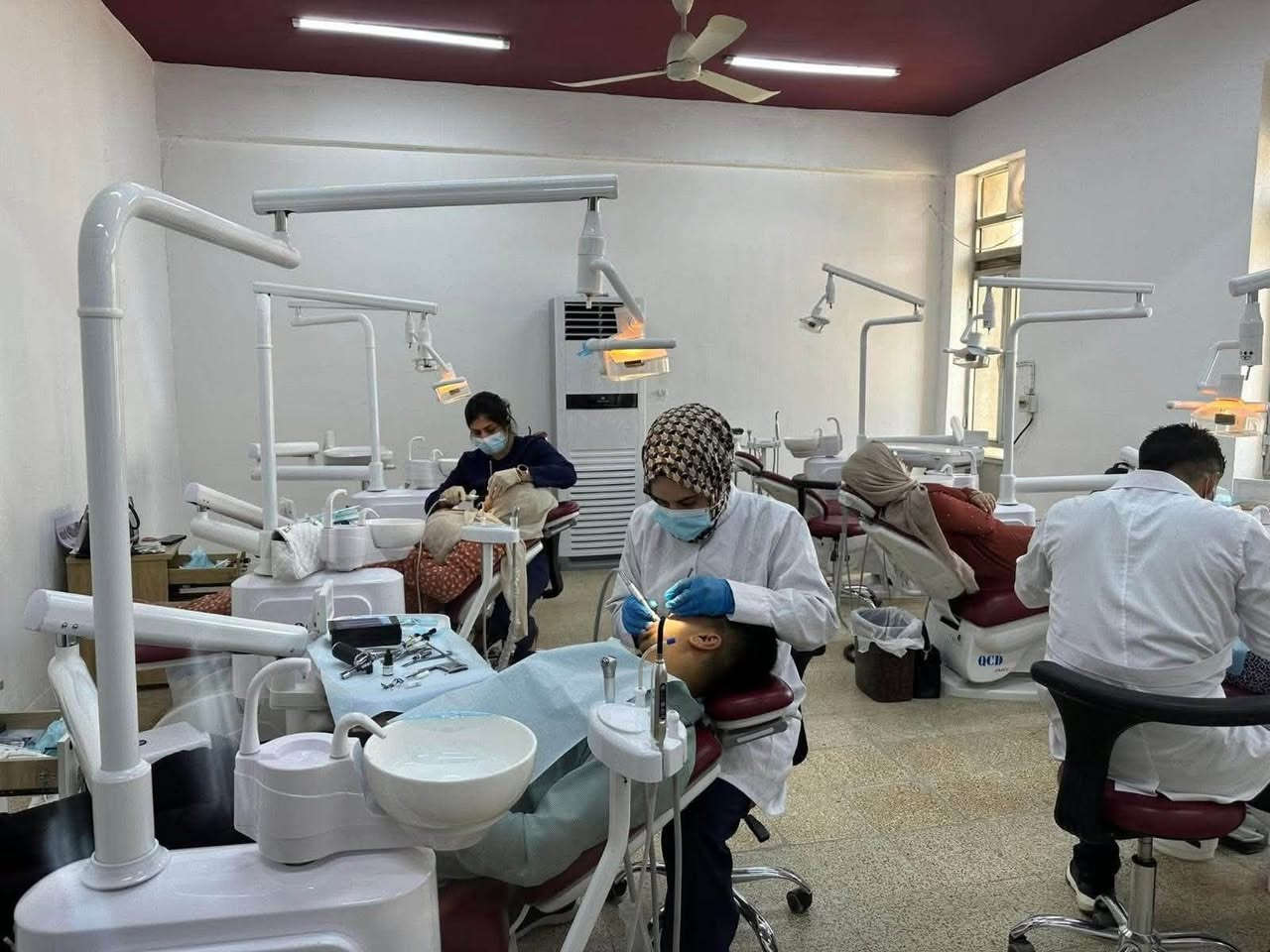 السلام عليكم
احنه طالبات طب اسنان مرحلة رابعة - جامعة السليمانية 
مستعدين لأستقبال حالات قلع، تنظيف، حشوات، بأسعار رمزية او مجاناً (العدد محدود)
(اذا عندك الم غير محتمل بالسن او  جدك او بيبيتك يحتاجون قلع لاسنانهم حتى يسوون تخم ويكدرون ياكلون براحتهم او اذا عندك جذور تريد تقلعهم قبل الزراعة او الجسر، او اذا طفلك اسنانه مسوسة و تريد عيادة مخصصة للاطفال) تعالو تفضلو للعيادة حتى يتم فحص المريض من قبل دكتور الاسنان ويقرر العلاج المناسب

للاستفسار يرجى الرد على البوست او ارسال رسالة على الخاص  او الرقم ***********
او تواصلو مباشرةً على الصفحة
