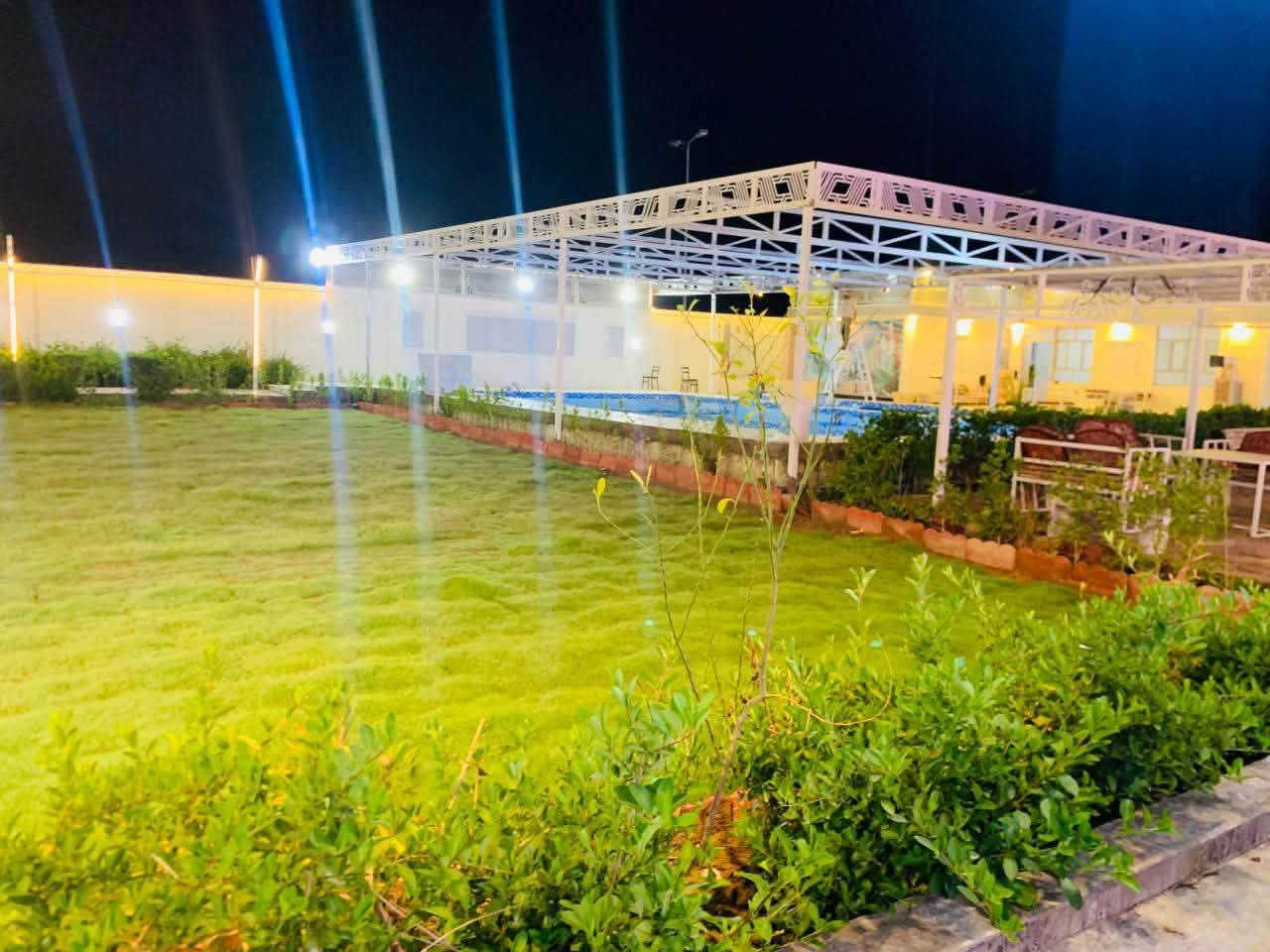 عرض عرض عرض الصباحي ب١٥٠ والمسائي ٢٠٠ 
اخوان عرض عرض  عرض ١٠ ايام وره لدكول عرض احجز وتونس ماعده الخميس والجمعه 

المزرعة موثقة بتطبيق اجرلي
متوفرة الحجوزات
■غرفتين نوم وصالة ومطبخ وصحيات 🛌
■مسبح للكبار 🏊‍♂️
■مسبح للصغار 🏊‍♀️
■العاب للصغار 🎢🎡
■حديقة كبيرة 🪴
■ادواة للشواء ومكان شوي كامل باربيكيو🍖🍗
■جلسات خارجية عدد 3🪑
■كراج داخلي يسع 8 سيارات🚗🚙
■كهرباء ع مدار 24 ساعة ⚡️
■،منضده،فيشة بليارد🏓🎾🏸
■جلسة جلوس🪑🪑
■جلسة مجاور المسبح 🪑
قنوات مشفرة رياضية 
مسبح كبير ١٥ *٨
🕔 وقت استلام شفت صباحي ساعه٩ المغادره ساعه ٦
🕠وقت استلام شف مسائي ساعه ٨ المغادره ساعه ٦
للحجز والاستفسار التصال على الأرقام ال تالي ‏‭*********** 
العنوان الدوره البعيثه 🥰
■يرجى الالتزام بالشروط :
❌ممنوع ادخال الخمور  
❌غير مسؤولين عن اي حادث عرضي او غرق 
❌ممنوع دخول الديجي الكبير المزرعه يتوفر ديجي 
✅يرجى المحافظة على نظافة المكان والممتلكات
❌في حال التخريب او العبث يتحمل المستأجر الخسائر
❌في حال عدم الالتزام بالشروط اعلى سيلغى الحجز ولا 

***********
