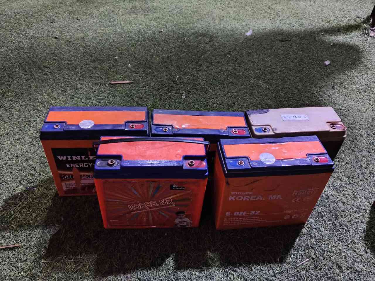 سعر المفرد 30سعر السيت 130
وإذا كلهن سيت 125وبالخدمه موجود من 20امبير إلى 33
***********العنوان كرمة علي
