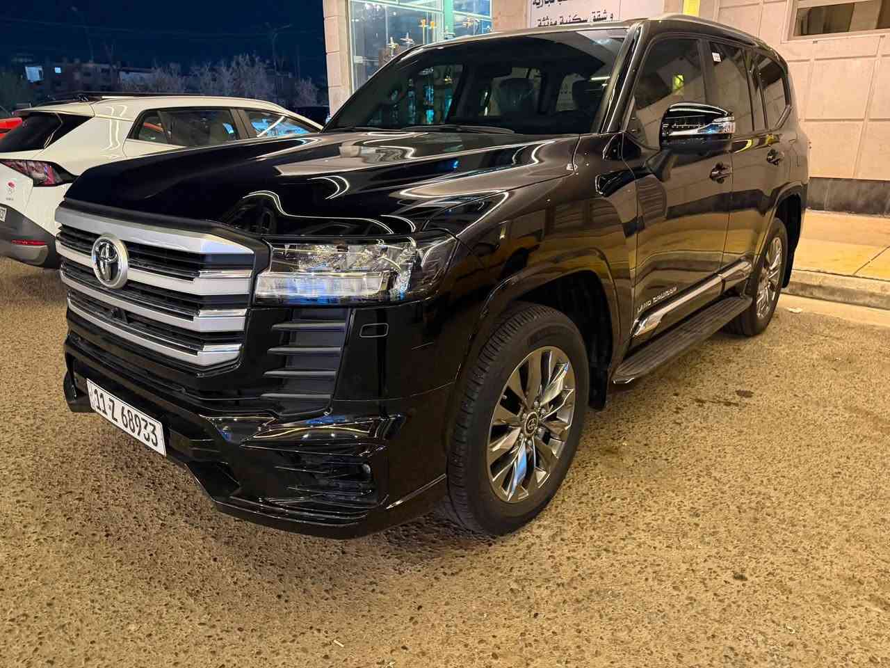 السلام عليكم لاندكروز 2024 زيرو
موصفات GXR لمتد. 
رقم بغداد 
6سلندر 
ماشيه 4 ألف حقيقي ع ايدي 

مكفولة من البارد والصبغ والفتح / فقط بيه رصعات بسيطه 
السعر 67000$ 
الااتصال ***********
