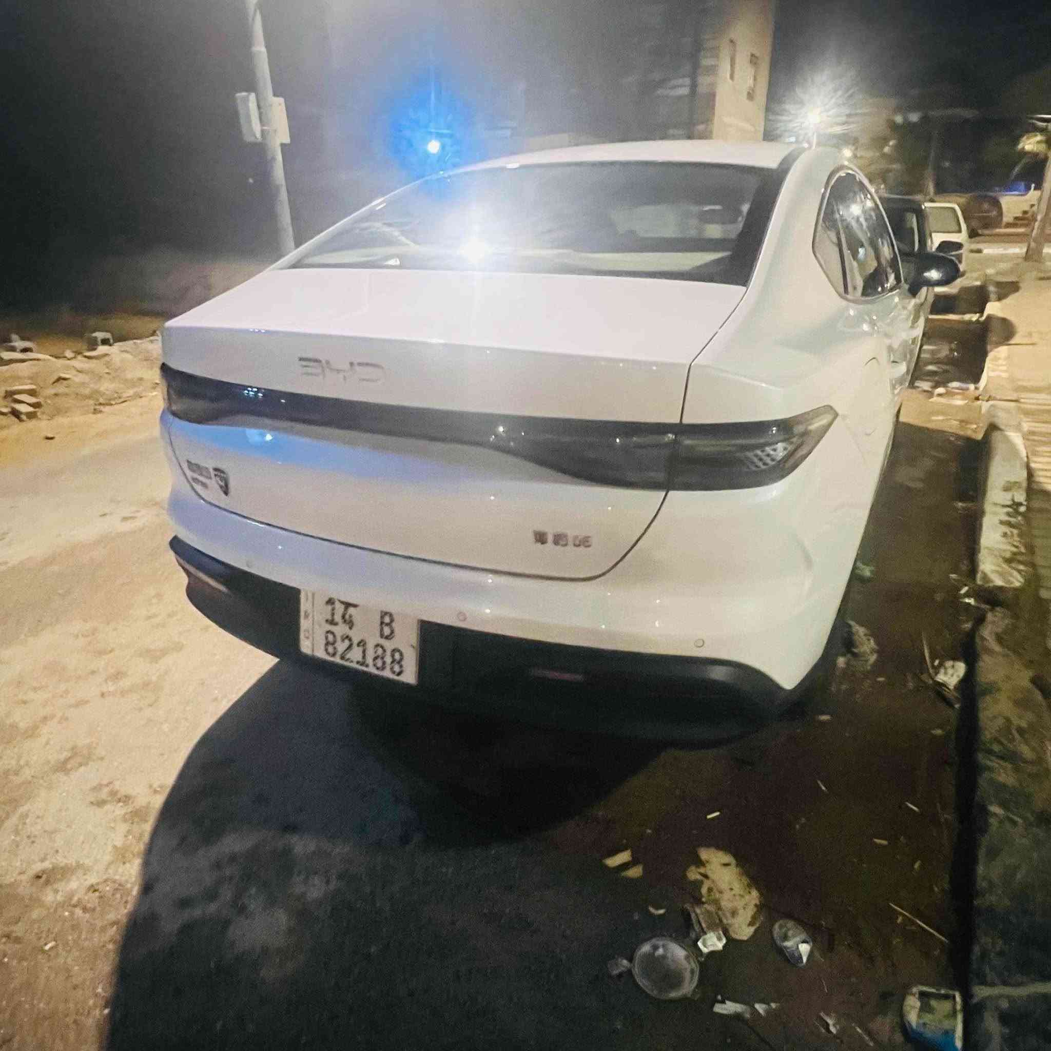 للبيع  سيل فايف رقم بصرة   

 BYD SEAL 5    ‎موديل 25

    بعدها زيرو ماشية 15 الف كهرباء + بانزين 

‎مواصفاتها معروفه 

‎محرك  1500 هجين ثلاث انظمه

‎شحن ذاتي + هايبرد + شحن خارجي

‎يمشي بالتفويله 2000 كيلو مع الشحن المنزلي 2100

شاشه وسطيه+ كامره خلفيه

 دواره

حساسات خلفيه

كارت‎ / ‎بصمه  

‎ هاند بريك بصمه اوتو هولد

‎ كيجات شاشه

‎ لايت لِد لايت اوتو + لِد صباحي

‎تبريد قطعتين

داخل ابيض  

السياره مكفوله من كلشي 

 حتى (الشخوط)

اللون( ابيض صدفي )  

مكان السيارة البصرة حي الخليج العربي 
السعر 130$

للتواصل

*********** البصرة, العراق
