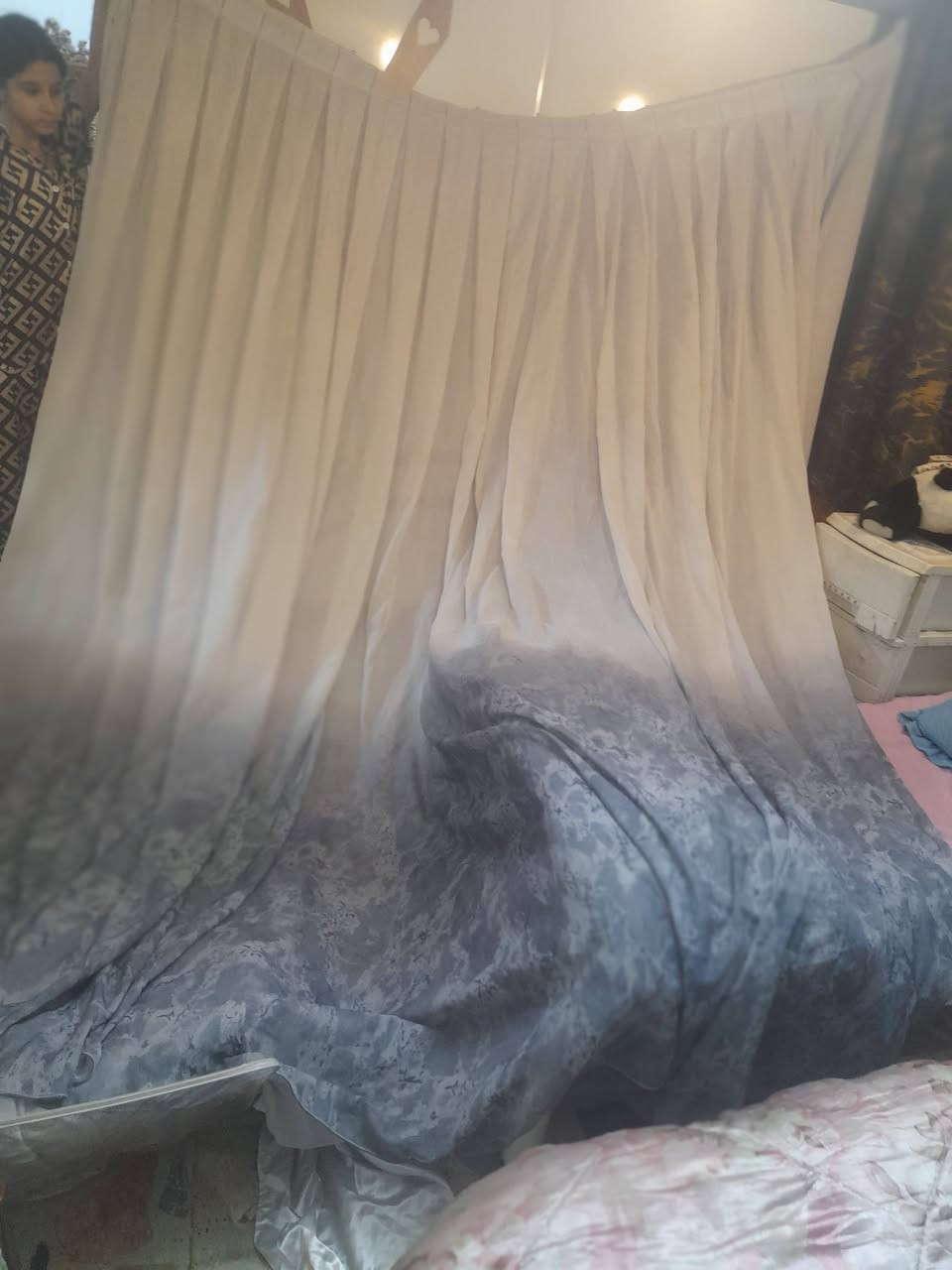بردات ١٢ متر مع بطانه مفصوله عن البرده بسعر ٦٠ طالبيه ***********
