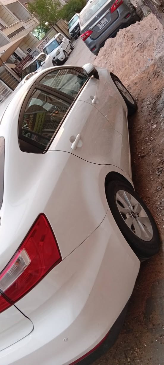 سلام عليكم شباب KiA Rio 2016 ماشيه 91 كيلو سياره جديده كلش مفوله كلتله ماعدا تبديل جاملغ امامي بدون اي داخل كير محرك تبريد ثلج مامفتوح برغي بيه مكاني بغداد هزه وارقام وسنويه جدد بسميالعامريه السعر 98 وبيه مجال بسيط  مكاني بغداد العامريه
