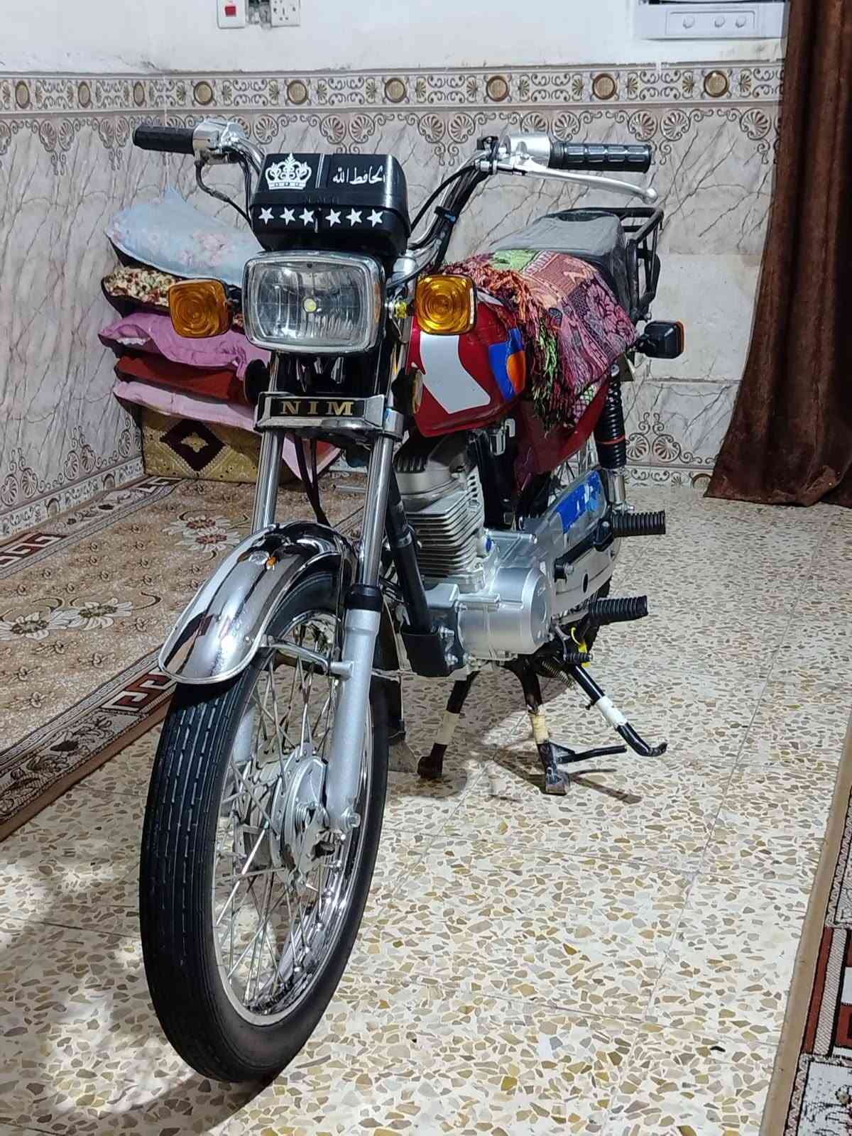 سلام عليكم دراجه البيع دراجه حلوه كلش أحله من الصور ومكينه ناعمه وشلعه وفصله فول مكفوله كفاله عامه موديل 26 السعر 725كهربايات كله شغاله اوراق سكنر مكاني كربلاء الاسكان العسكري هاذه رقمي ***********
