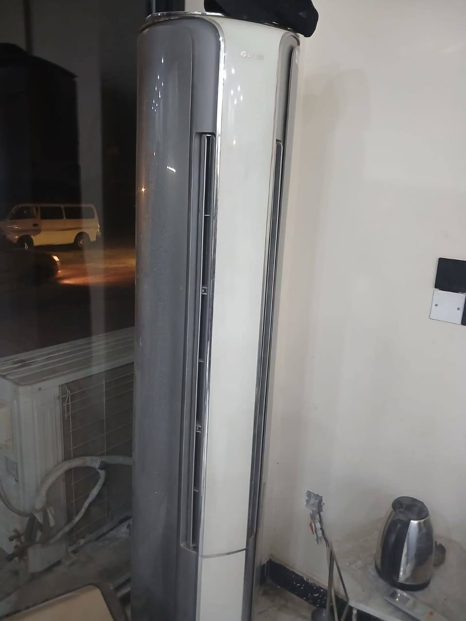 السلام عليكم
سبلت كري ٢ طن ونص انفيرتر موديل كنتوري نو كلاسك مارهم بلصاله بسبب بواري ماء الاساله مانكدر نثقب الحايط السبلت مغسول ومقفل الغازي 
او مراوس بسبلت ٢ طن ونص يكون تعليك او بيع 
تواصل خاص او على الرقم ***********
