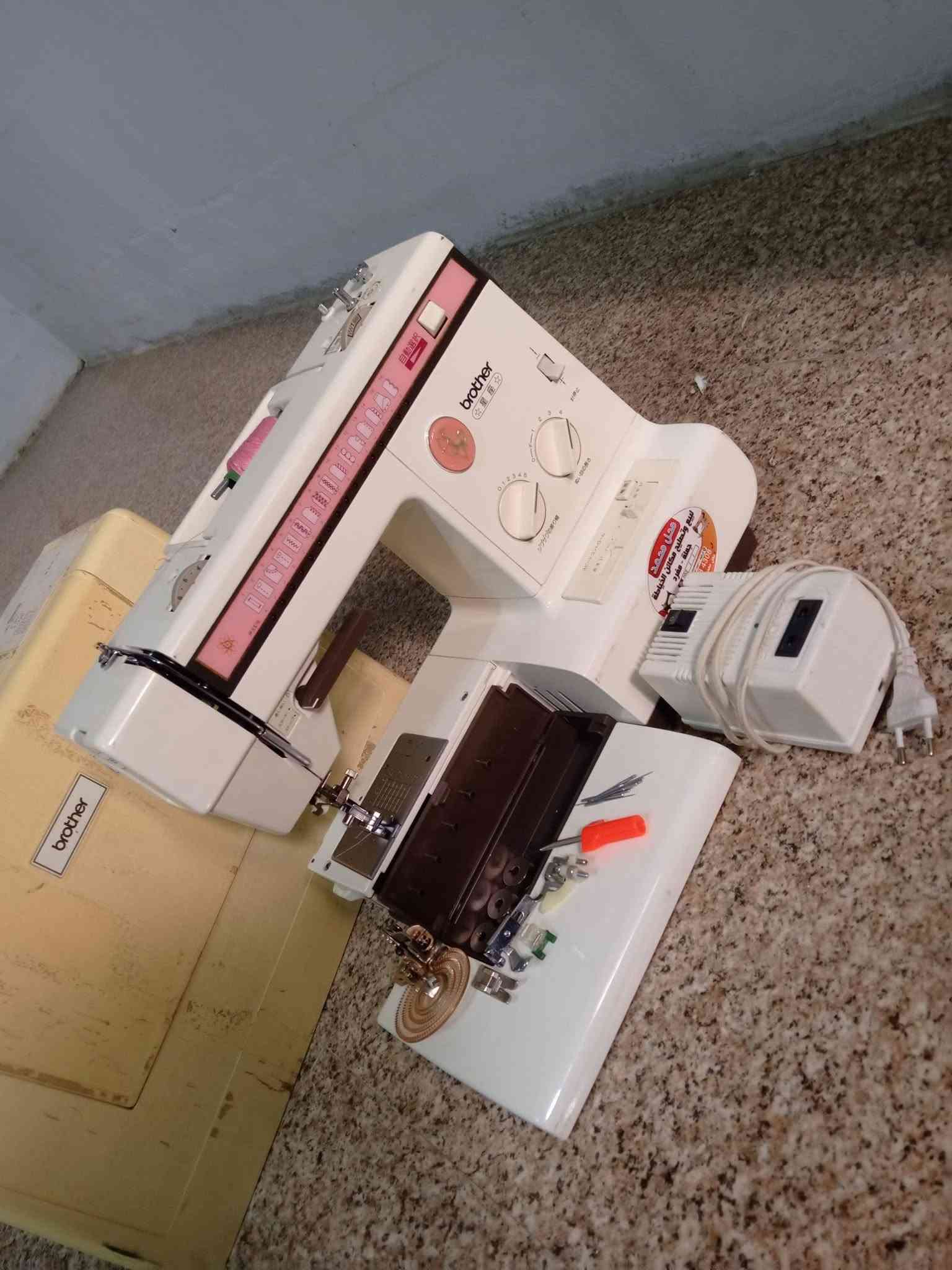 مكينه براذر الاصليه اخت الجديده مكان الدورة خياطه يخبل وبيه 16نوع تطريز وشغله يخبل بتطريز سعر 180رقم ‏‪***********‬‏
