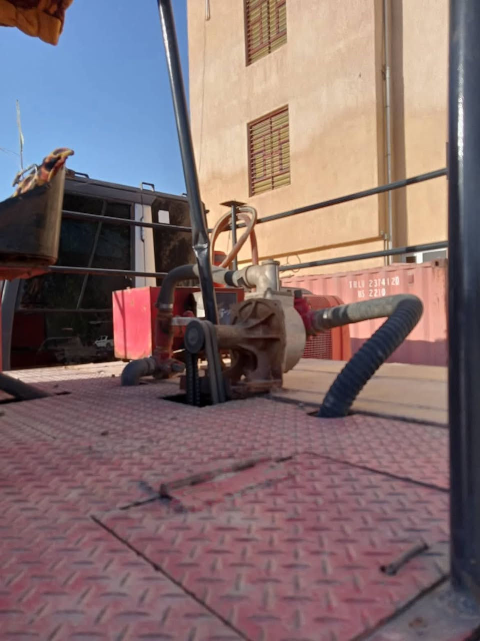 ساكاي • مدحلة مطاطية • محرك بي ١٠٢