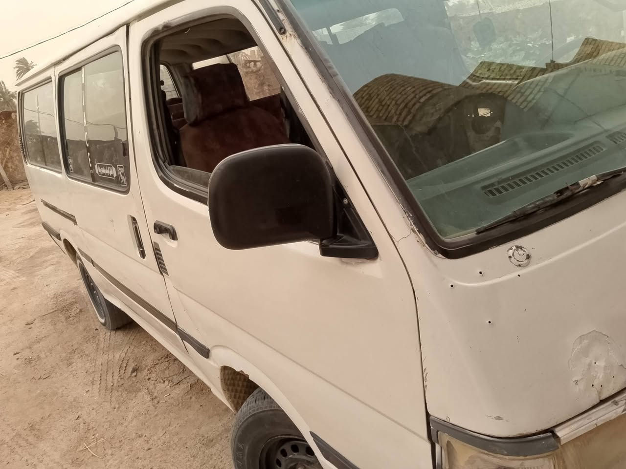 كيا هايسة مديل 93 مكينة وكير وحدادية واكسن وتيرات وباتري وغرفة كلة جديد وكشر بلادي  مكان سيارة نجف كوفة مراوس كوستر أو بيع سعر 35  /***********
