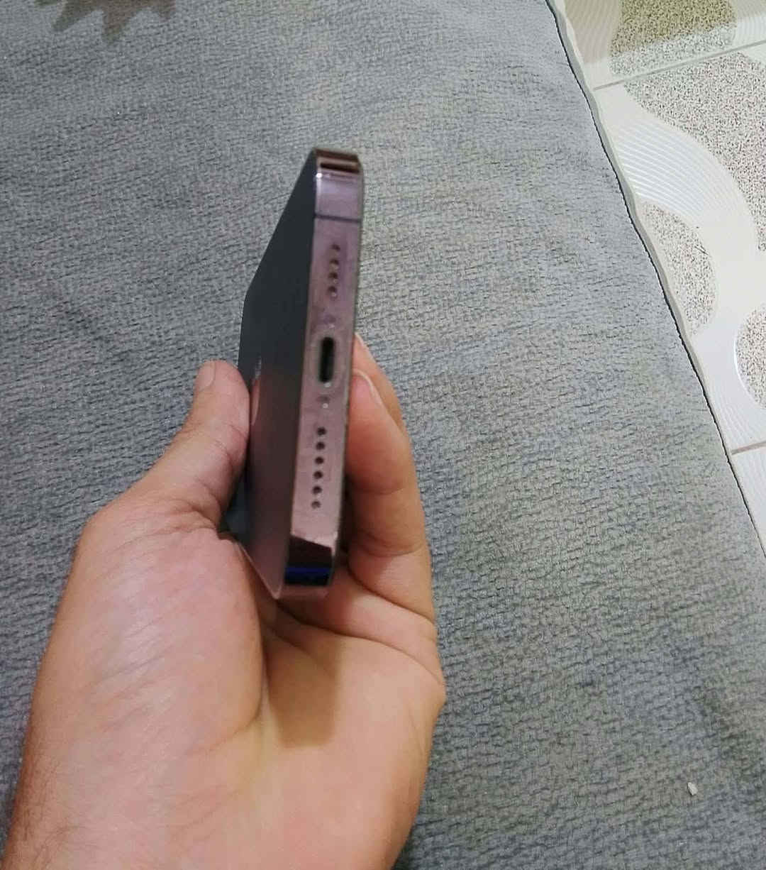 ١٤ برو ماكس شرق اوسط شريحتين
بطاريه ٨٢ 
ذاكره ٢٥٦ 
لون بنفسجي شخط مابي 
ملاحظة : بي فقط نقطه سوده جوه بالشاشه مماثره على اي شي ومرات يطلع خط ويروح 

سعره 🔥
 ***********
مكاني بابل

نص مكتوب في الصور:
- ٢٧ ربيع الأول، ١٤٤٨ هـ - أربعاء ٩ أيلول
- ٣٧%
- سيد