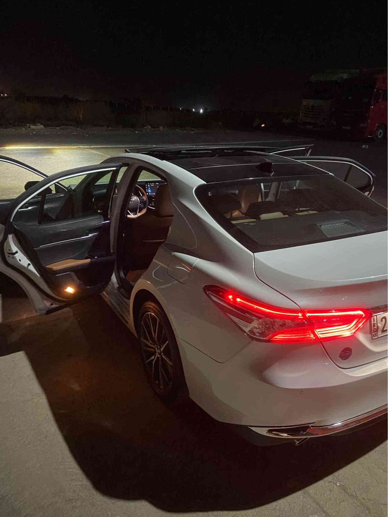 Toyota Camry rusiy2024  قەپات قەپات مواسەفەت لەوە فولتری نیە سەیارەکە تەجمیح سینیە سەقف رەش پانۆراما یەدە بەسمە خەتی جادە کوشین کارەبا ناو قەیسی ئاوینە ئیشارە و شەفتە زۆر مواسەفاتی دی قەپاتە سەیارەکە کلینە دەعامی لۆ دەعامی بەشەرت  هیچی نیە. سعریشی ٢٣٥ وەرەقە و مەجال ژمارە موبایل *********** Singapore
