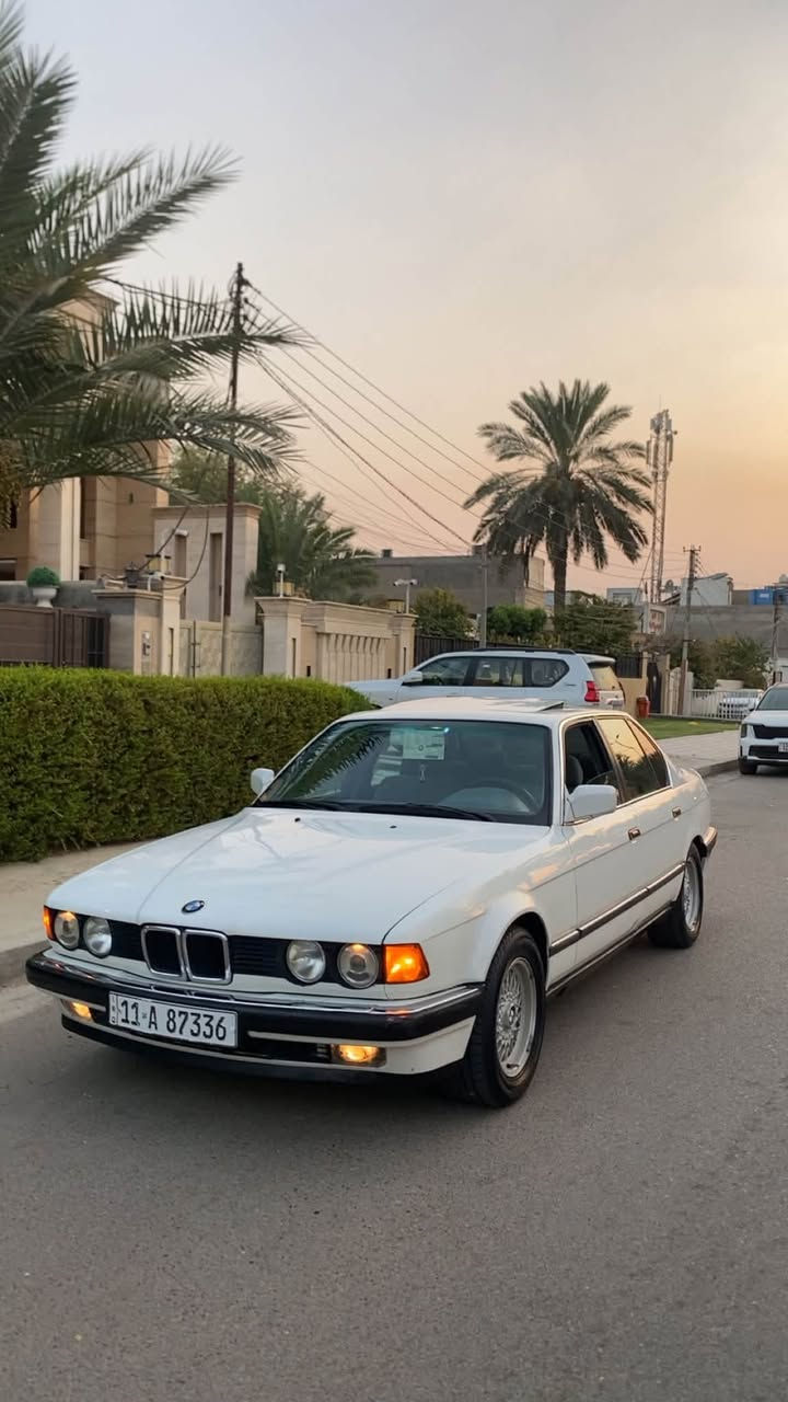 للبيع Bmw735
موديل٩١ رقم بغداد الانكليزي سنويه جديده باسمي تحويل مباشر 
سياره  بدون صبغ بدون تبديل  
محرك كير  شغاله ١٠٠/١٠٠
حداديه جديده طوبه 
تبريد شغال ثلج ويه السويح 
موصفات 
كمبيوتر دبل جكمجه 
سلايد رووف طكيتن
داخل مخمل جديد لوك كراسي مخمل لوك 
بطاين مخمل صاج ملكي ابو الخط 
هوك خلفي بلادي 
مسجل Sony اصلي 
سنتر لوك 
ويل خليه اصلي وتخم تاير جديد 
مري كهرباء 
سياره جديده بمعنى الكلمه. وعليها ادامه كامله بدون اي نقص ترايك مفتوح كلها على وضع الشركه حتى كاعيات الاصليه بيها  
السعر 77$
للاستفسار الاتصال على الرقم ***********
مكاني السيديه حي الاعلام
