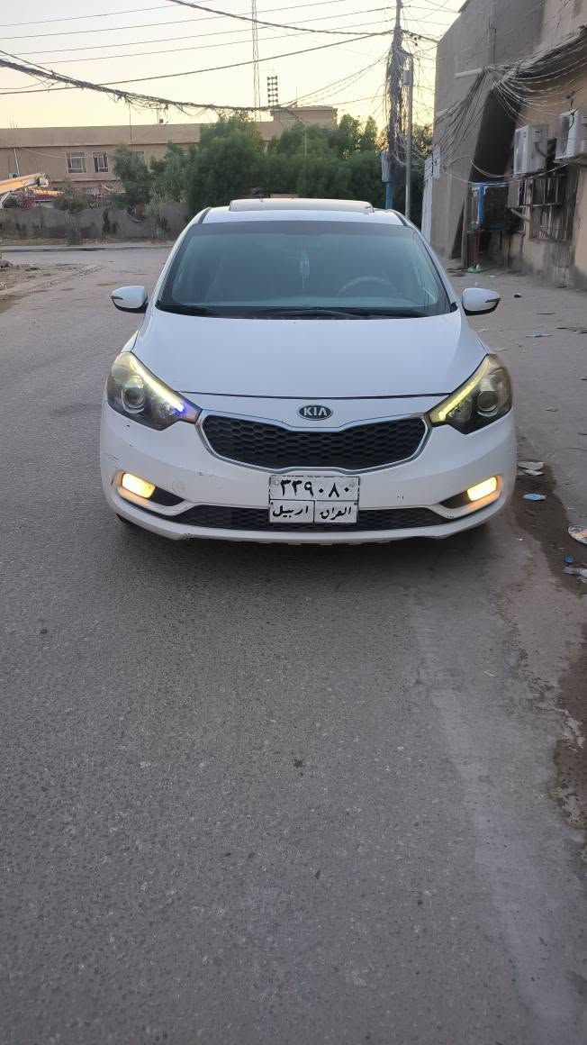 سيراتو 2013فول 3قطعوبدون دواخل 
سياره سنويه صاقطه اتصل*********** النجف, العراق
