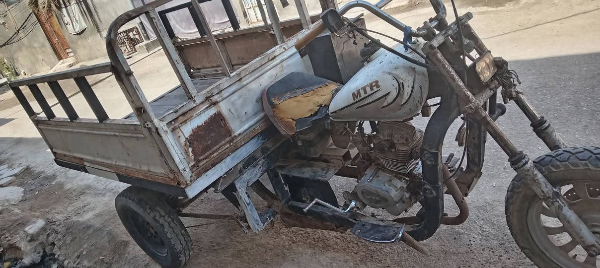 سلام عليكم ستوته اللبيع الحيم موضح بل صوره بس هاي الباقي كفاله الشاصي موديل 8سنويه ورقم اسود اكسن كبس بلادي 8محرك يرادله تنضيف مكاني سماوه ***********
