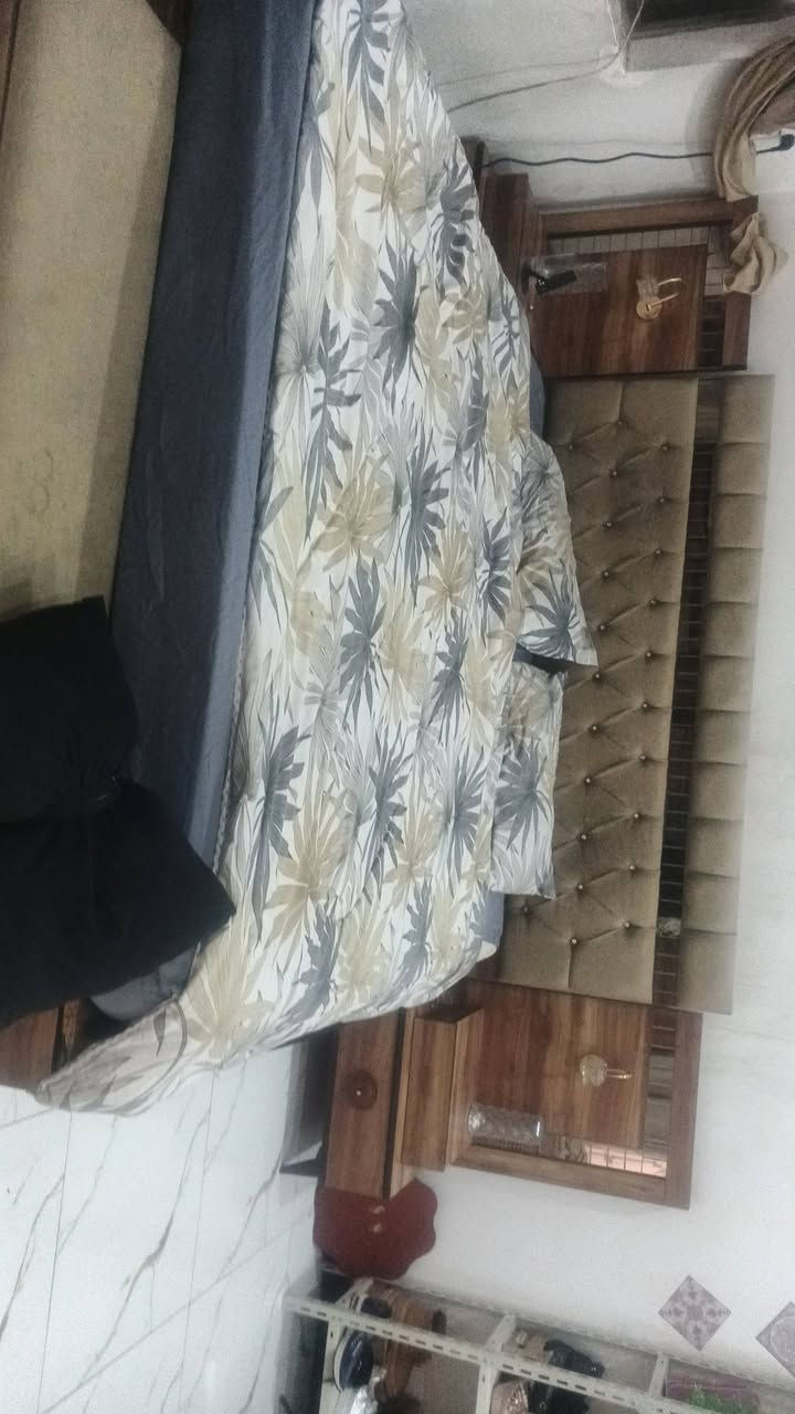 اسلام عليكم غرفه نوم لبيع سعرها 450وبيها مجال بصيط إخوان لحد يكسر بسعرها بيها مجال لتعامل مكانها بغداد البياع ادوانم اقرب نقطه داله جامع القدوس ***********وتساب وتصال
