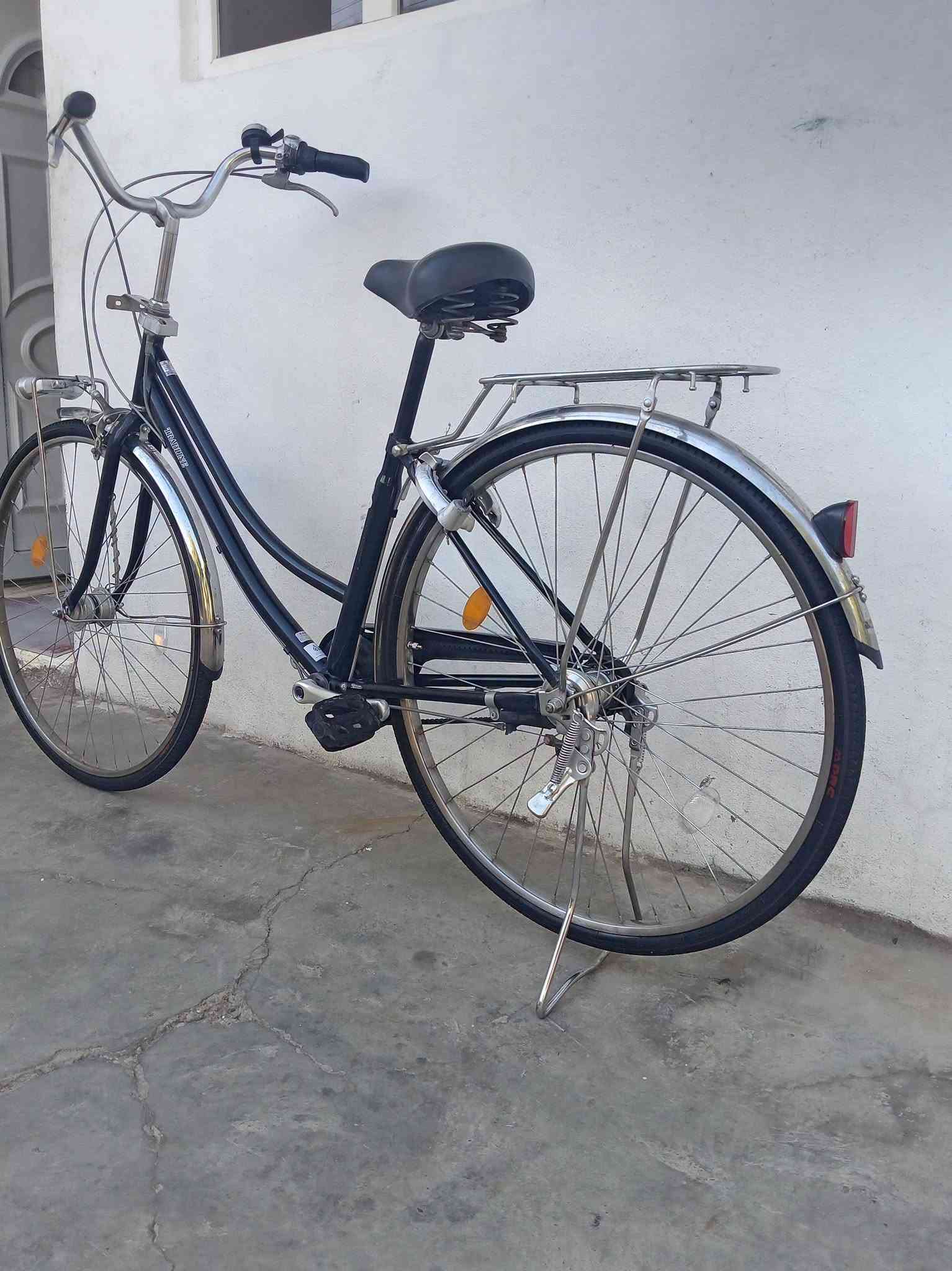 🚲🔥 بايسكل ياباني حجم 27 للبيع 🔥🚲 
 ياباني نظيف  لوك مال حاويه ✨
🔧 المواصفات:
⚙️ وياله استيل والچاملغات استيل
⚙️ گير 3 نمر
💡 حساس دبل عدسة
🔐 قفل مركزي
⚡ تقفل التاير اخلفي ينقفل ويا الستيرن🆕 
🔗 البايسكل قايش بدل الزنجير
🚲تايرات جدد  نوعيه فيتنام 🇻🇳
💵 السعر 180قفل.   
💯 نظيف وجاهز للاستخدام 🚲
📩 للاستفسار مراسلة ***********
