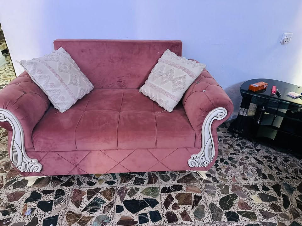 تخم ب125  كاونتر 240وبيهم مجال بسيط للتواصل ‭***********‬
