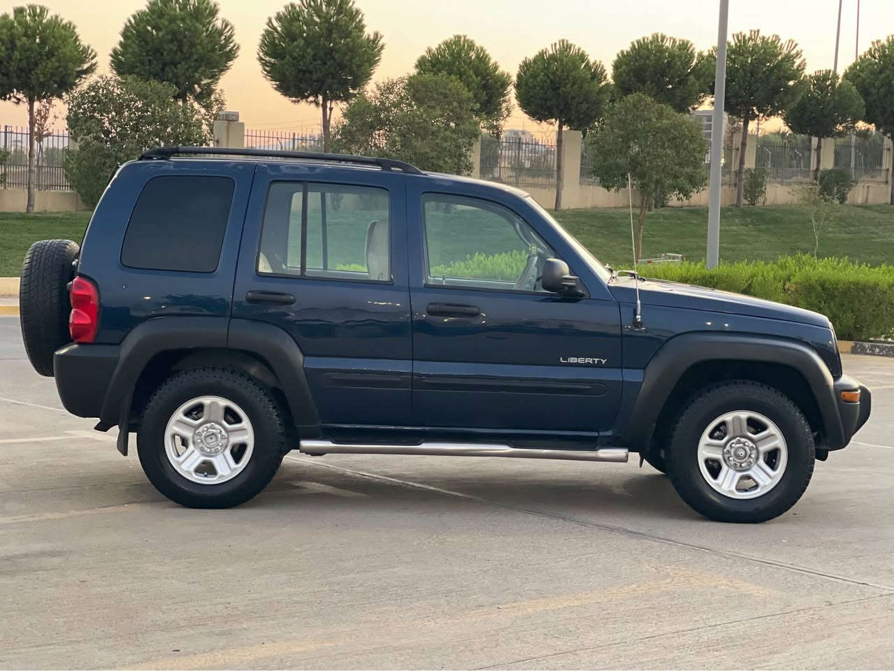 Jeep Liberty 2004

سعری ٦٩ گەڵاو معامەلە 
مواسەفات 
دەبڵ ئەکسل 
ناو زەرد
جام کارەبا
تەحدید سورعە
شاشە ئایپاد
٤ تایەی لۆکی جەبەلی لەژێرایە 
٢٤٠ هەزار ڕۆی شتوەیە 

٣پارچەی بۆیاخە بێ ناوگرتن 

گێڕوو مەکینە وئەکسل بەشەرت

سەیارەکە لە سلێمانیە 

ژمارەی موبایل *********** السليمانية, العراق
