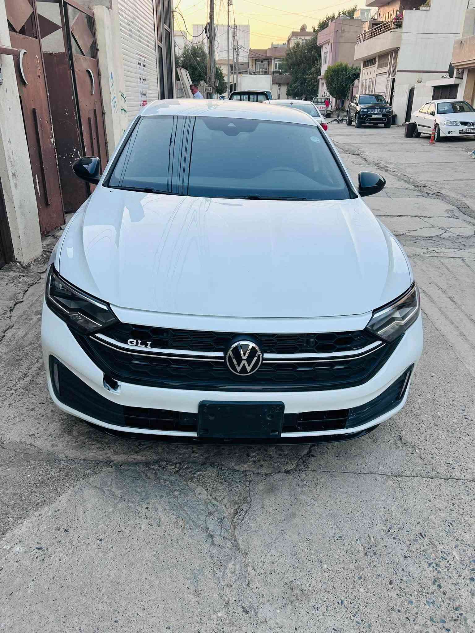 Jetta S sport 2024
بۆ ئەوانەی بە دوای شتی خاوێن و جوان سپیدا دەگەرێن 
بەشەرتی ئەوەی رادیتەر و بەدەنەو براکێتی نەکرابیتەوە هەووی بیلادی شەریکەیە
بێ بۆیاغ بێ ئیرباگ بێ پارچە گۆرین بەس دەعامی بەربۆتەوە دوو ڕۆژە داخل بووە 
رادار پێش و پشت و لاکان مەزبوت دیاری کردنی خێرای ئۆتۆ برێک ئۆتۆ ستارت
رەقەم شانسی 3VWBM7BU8RM036063
رەقەم موبایل ***********
نرخی ١٤٧
