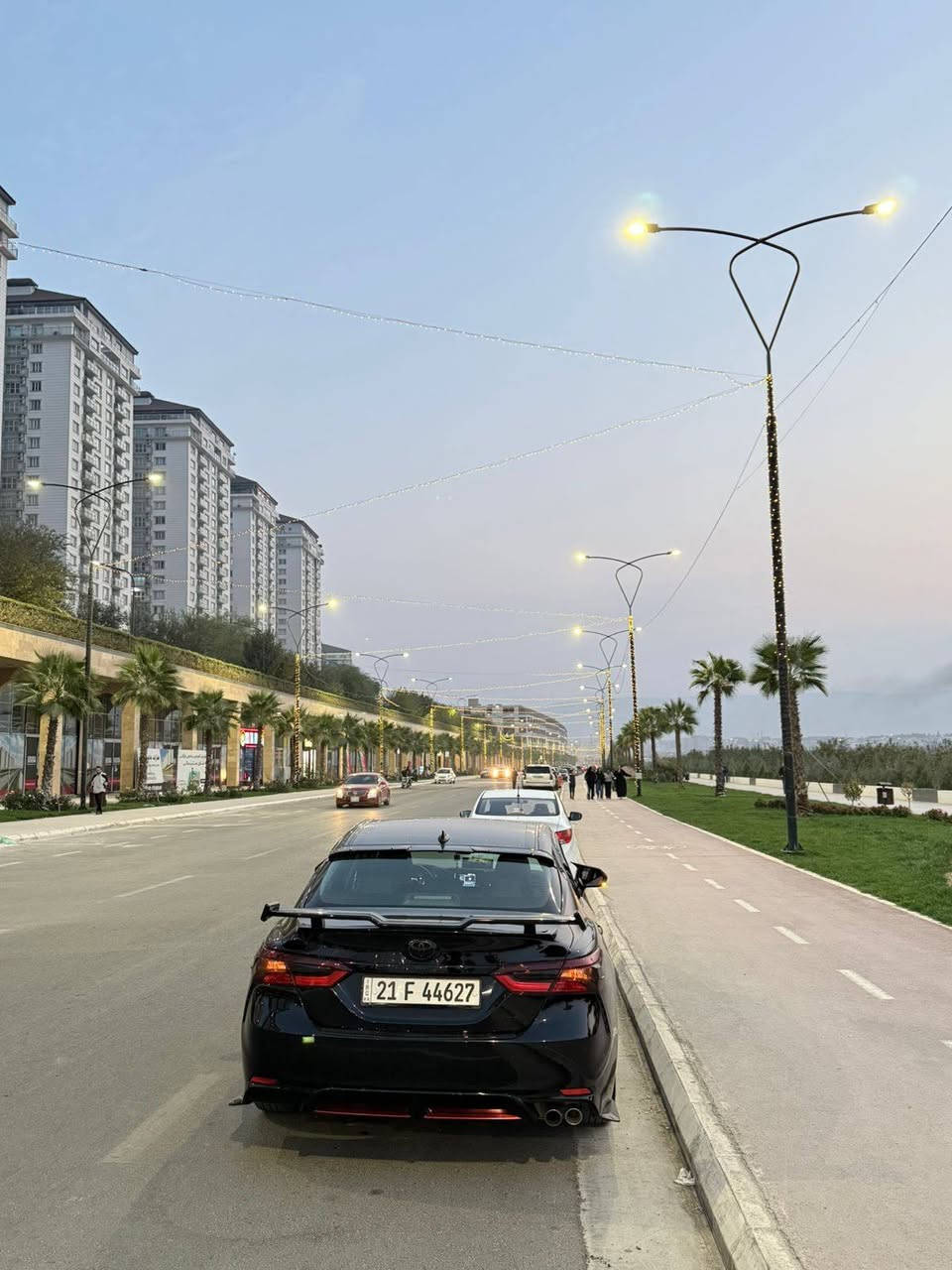 🚘 Toyota Camry SE 2023 
كامري للبيع فقط ...المكان سليمانية 
  الون: أسود 📍 رقم سليمانية  السنوية لغاية 2030 🔄 تحويل ثاني يوم✅ السيارة مكفولة من الكشر والمكينة والكير ✅ الضربة قطعة واحدة فقط: جامخ أمامي جهة السائق ✅ السيارة مرتبة ونظيفة ✅ تخم تاير جدد برجستون الياباني الاصلي 2025
⭐ مواصفات SE:
• محرك 2.5 لتر 4 سلندر بقوة حوالي 203 حصان
• قير أوتوماتيك 8 سرعات
• وضعيات قيادة Normal / Eco / Sport
• جنوط ألمنيوم 18 إنش
• إطارات 235/45R18
• مقاعد رياضية Sport SofTex
• مقعد السائق كهربائي
• مكيف أوتوماتيك Dual Zone
• شاشة معلومات متعددة
• شاشة لمس 7 إنش
• Apple CarPlay و Android Auto
• Bluetooth و USB
• كاميرا خلفية
• مثبت سرعة راداري متكيف
• Toyota Safety Sense 2.5+
• تحذير مغادرة المسار ومساعد البقاء على المسار
• نظام ما قبل الاصطدام مع الكبح التلقائي
• 10 Airbags
• ABS و VSC و Traction Control
• مراقبة ضغط الإطارات TPMS
• تشغيل بصمة/زر Push Start حسب التجهيز
• مرايا كهربائية مع إشارات انعطاف
• مصابيح LED و Daytime Running Lights
• جناح خلفي رياضي
• شبك أمامي رياضي أسود
• مخارج عادم مزدوجة
• مقود تلسكوبي متعدد الوظائف
• تحكم بالصوت والمكالمات من المقود
• 5 مقاعد جلد اسود 
📌 السيارة SE، ومواصفاتها واضحة للمشتري.
💰 السعر: 225 📞 للاستفسار: ***********
