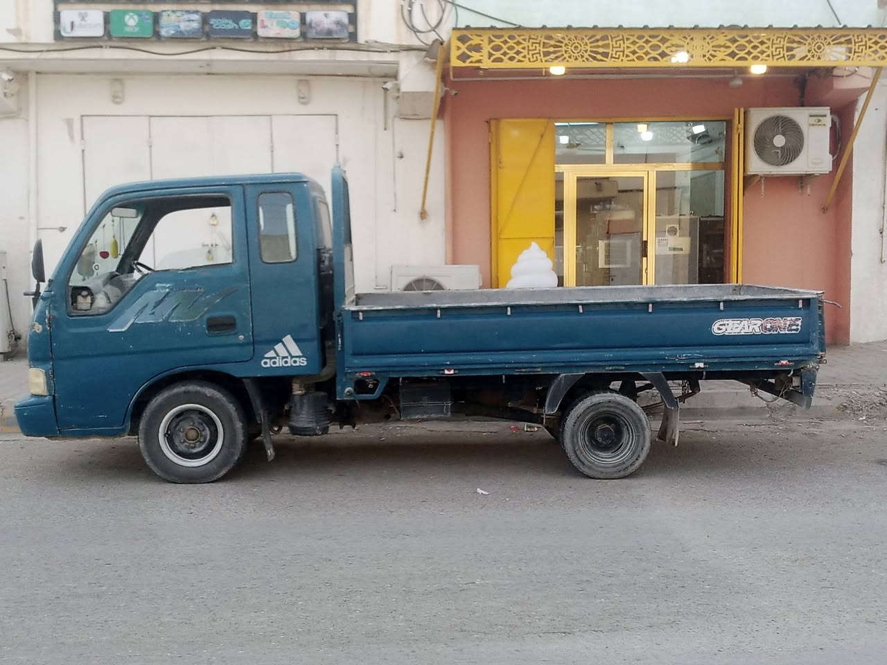 كيه 99للبيع صبغ مابيه محرك وكير واكسن شرط سياره جاهزه من دعاميه لدعاميه  18وبيه مجال ***********
