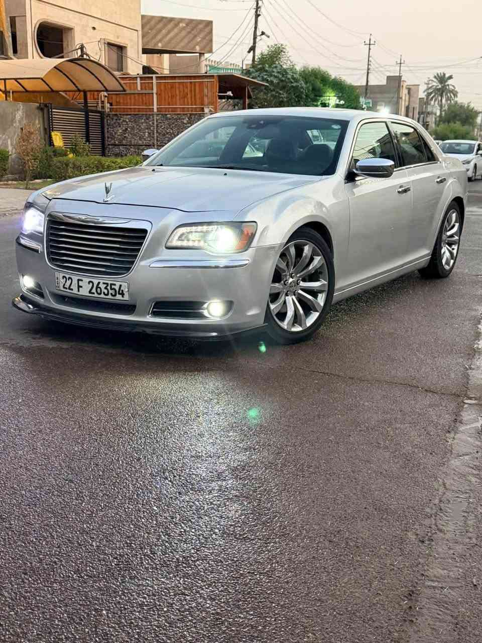 ‏السلام عليكم 
أوباما للبيع موديل 2012 V8💪 
خليجي بسمي تحويل ثاني يوم هزه جديده سنويه جديده لل28 
عليها منضومه غاز المواصفات 
: فول واحد على واحد
پانوراما .
نقطة عمياء .
حساسات امامية .
ويل قياس 20  .
حساسات خلفية .
شاشه كبيرة مع نظام ملاحة  GPS .
سستم صوت مع دمام .
مقصورة الركاب من الجلد
المقاعد الأمامية كهربائية .
تشغيل عن بعد .
محدد سرعة .
تلفون بلوتوث .
كاميرا خلفية .
مرايا متحسسة للاضاءة العالية .
كير شفت بالستيرن .
دخول ذكي (بصمة)  
شباب السياره بيها جاملخ وبنيدوباب خلفي وهلال جاملغ خلفي  صبغ
بدون دواخل وبدون ايرباك 
السعر 132 وبيها مجال 
بيع او مراوس 
العنوان بغداد البياع
وهذا رقمي 
***********
