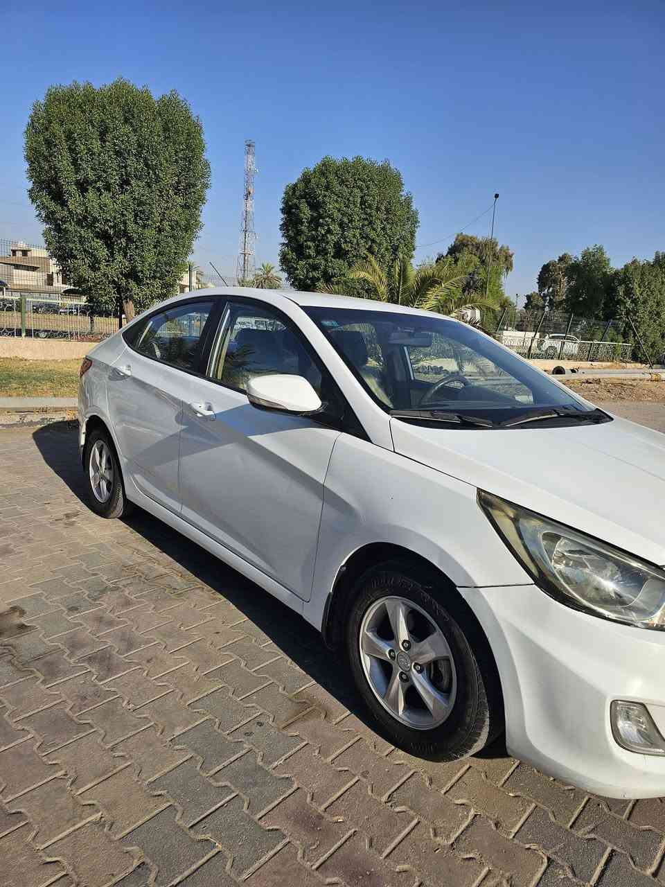 السلام عليكم اكسنت خليجي موديل ١٥ بيه صبغ هلال جملغ الخلفي فقط السياره ماشي ١٣٧ محرك ١٦٠٠ مكفول مكان السياره بغداد الكاظميه رقم تليفون ***********
