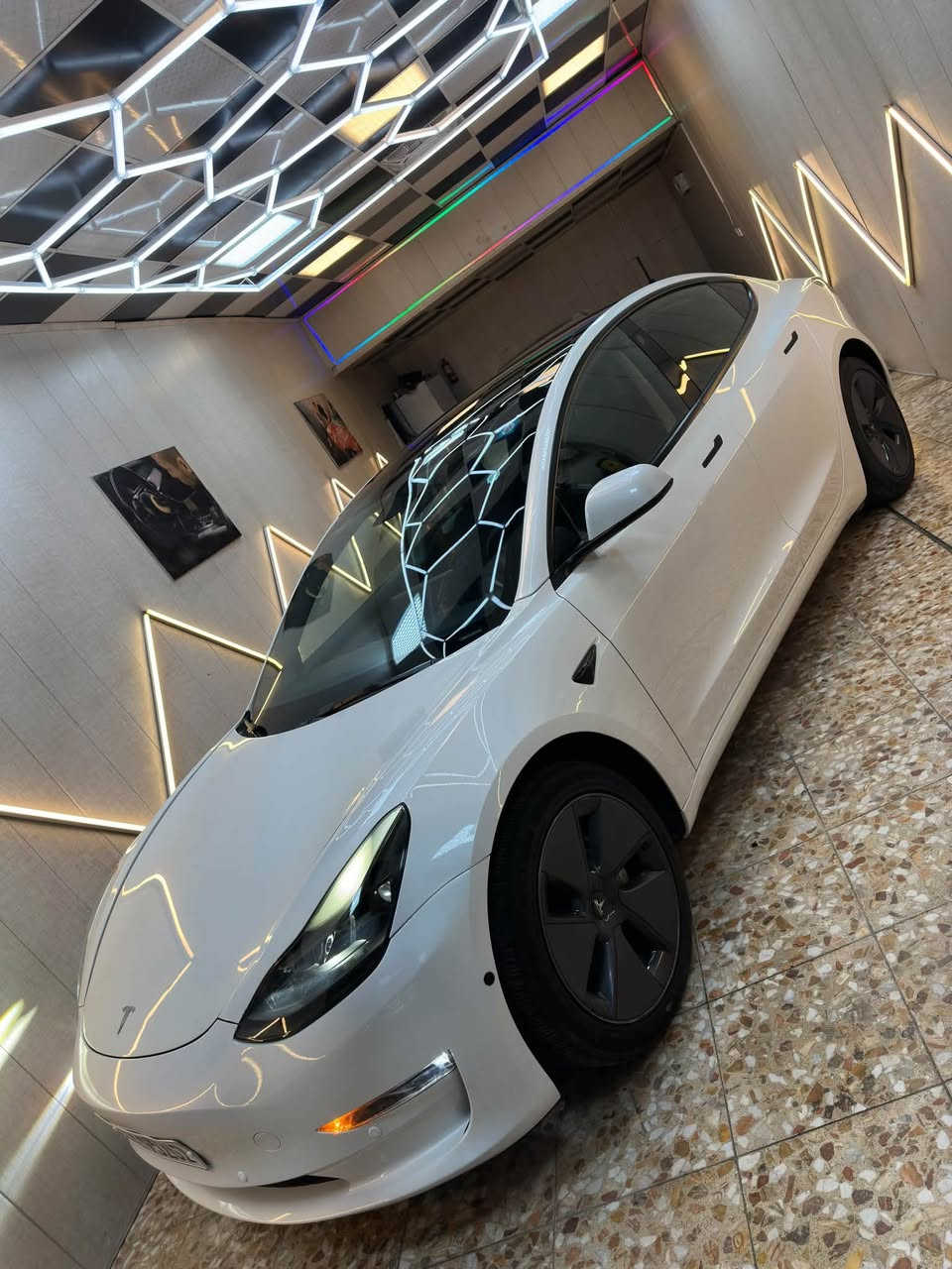 السلام عليكم

تسلا مودل 3 2023  سنكل  داخل اسود

السيارة ماشية ٥٣ مايل

حادثه جاملغ وبنيد مصبوغ 

معروفة مواصفاته

السيارة كلش مهتم بيه ونظيفة

السيارة اوفلاين

تايرات جدد

مكاني بغداد السيديه

السعر 148$

***********
