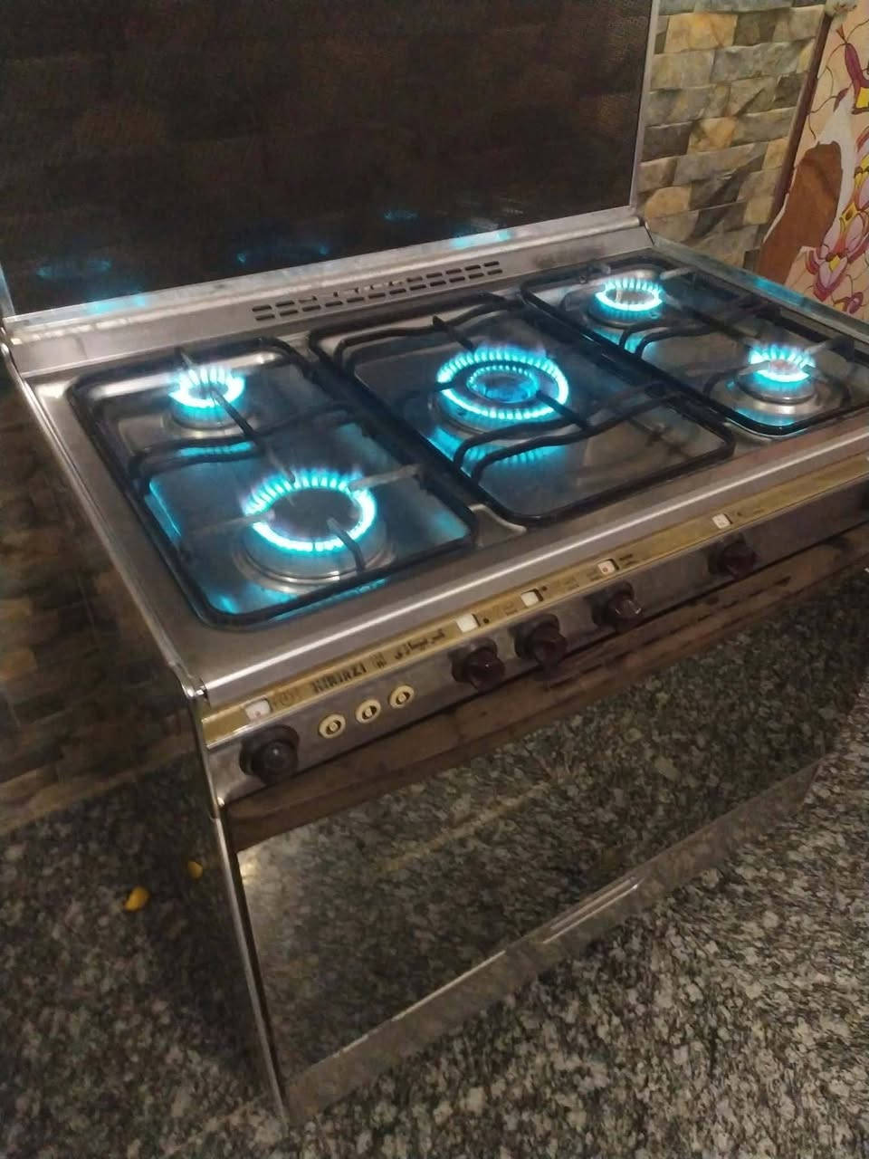 السلام عليكم طباخ مصري كريازي للبيع خمس مشاعل نضيف جدا تجي تفحص وتاخذ نضيف داخل خارج كل نقص مابي نار فول افران فول العنوان بابل مركز السعر خاص او تتصلون عل رقم ***********
