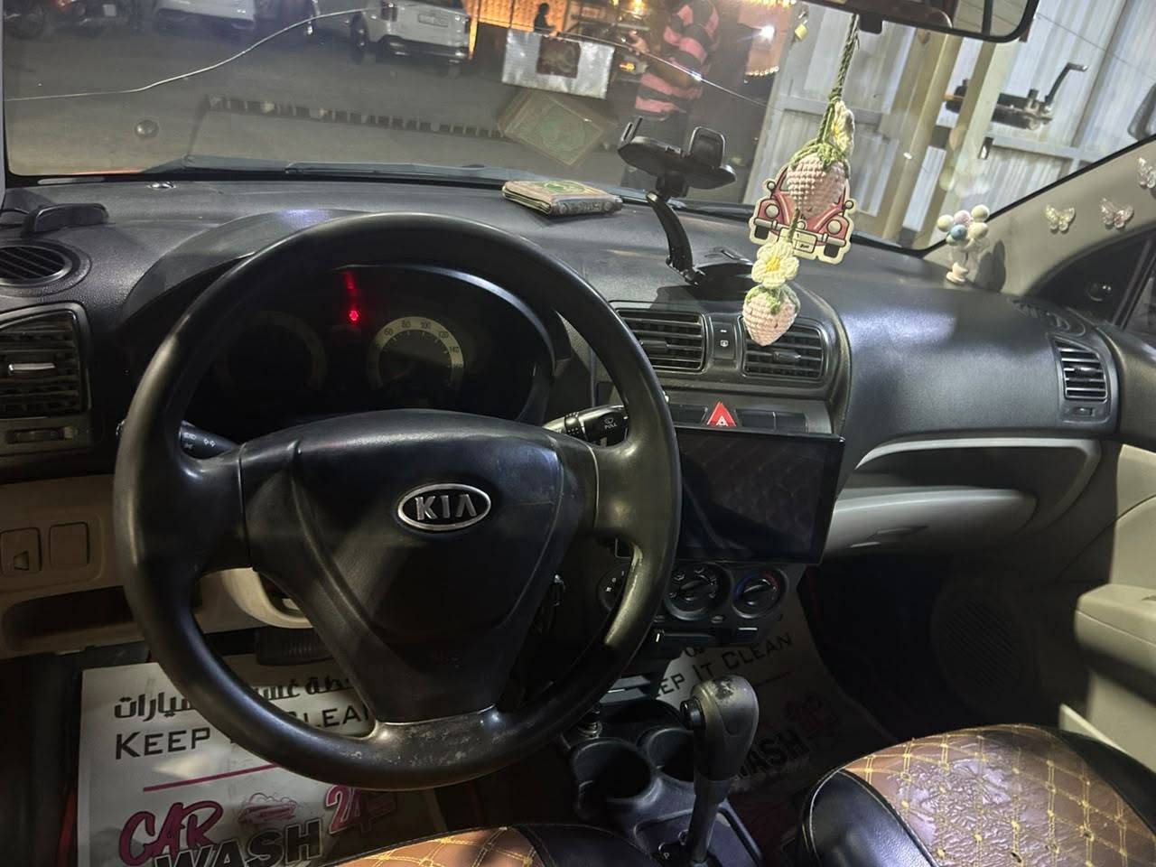 للبيع كيا بيكانتو (Kia Picanto)
الموديل: 2009
​اللون: برتقالي 
​العداد (الماشي): 177 كم
​الرقم: بغداد 
​المواصفات الداخلية: شاشة أندرويد حديثة، كير أوتوماتيك، ديكور نظيف، تبريد شغّال.
اقتصادية جداً بالبنزين ونظيفة.
توجد رصعات خفيفة  (واضحة بالصور/الفيديو)
السعر: 60
📍 المكان: بغداد / حي الجهاد
📞 للتواصل والاستفسار اتصل على الرقم : [ ***********  ]
