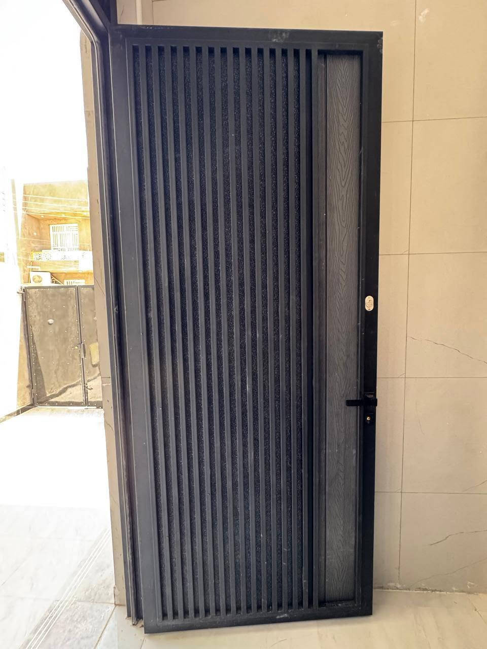 أبواب خارجية مودرن
✅ بوابات المنازل 
✅ شبابيك وحمايات
✅ تفصيل حسب الطلب
✅ دهانات وتشطيبات احترافية
🎬 خبرة في التنفيذ، دقة في المواعيد، وأسعار منافسة تناسب الجميع.
 ورشة الحداد مرتضى الحسيناوي 
📞 للتواصل والطلب: [رقم الهاتف ***********]
📍 خدمة التنفيذ والتركيب
"نحوّل الحديد إلى تحفة تزيّن منزلك"
 وبتصاميم هندسية حديثه عمل جميع نقشات  ال cnc والمحجرات وسقائف البواب القاصه بنضام ربل مانع اتربه 
 كي سبان
  والكرفانات والجملونات وكافة اعمال الحداده.. مستعدون للعمل مع دوائر الدوله.  يوجد جميع مقاطع سل ستيل عمل جميع عمال سل ستيل
العنوان :السريع قرب تقاطع سوق الشيوخ  مقابيل مجمع سكني نور الناضر من جهته زعيلات
@إشارة @إشارة
