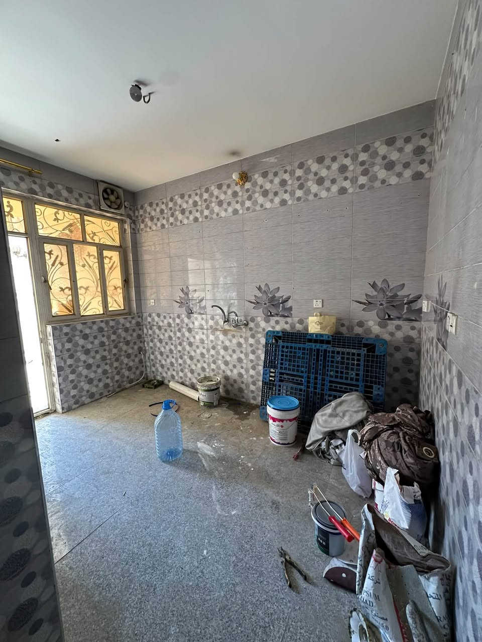 � للإيجار في السيدية

📐 المساحة: 125 متر
🚪 مدخلين
🛏️ 3 غرف نوم
🛋️ صالة
🍳 مطبخ
🚿 خدمات صحية

📍 الموقع: السيدية – الظباط

✨ العقار يُسلّم جاهز ومصبوغ

💰 الإيجار: مليون و250 ألف قفل 🔒 

📞 للاستفسار والتواصل:***********
