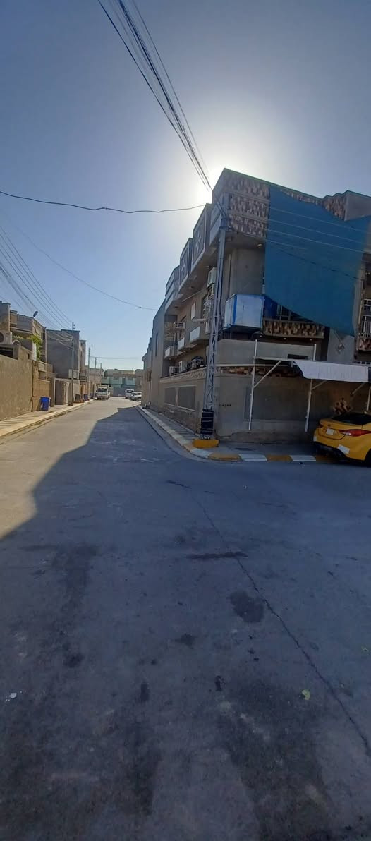 السلام عليكم
بيت للبيع في منطقة حي العسكري ٢٠٠ قرب المحيط ومجمع المدارس والكليه التطبيقيه في حي العسكري خلفه 
الموقع ركن بناء ٢٠١٣ نهايته مقسوم قسمين المساحه ٣٠٠م الركن ١٨١ونص...١١٨ ونص للإستفسار والاتصال ***********
***********..الواتساب فقط الكورك

البيتين ٧ غرف..
