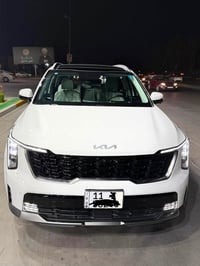 للبيع  سورنتو موديل ٢٠٢٥ خليجي فور اكس  رقم بغداد  ماشية ٢٠  فول مواصف...