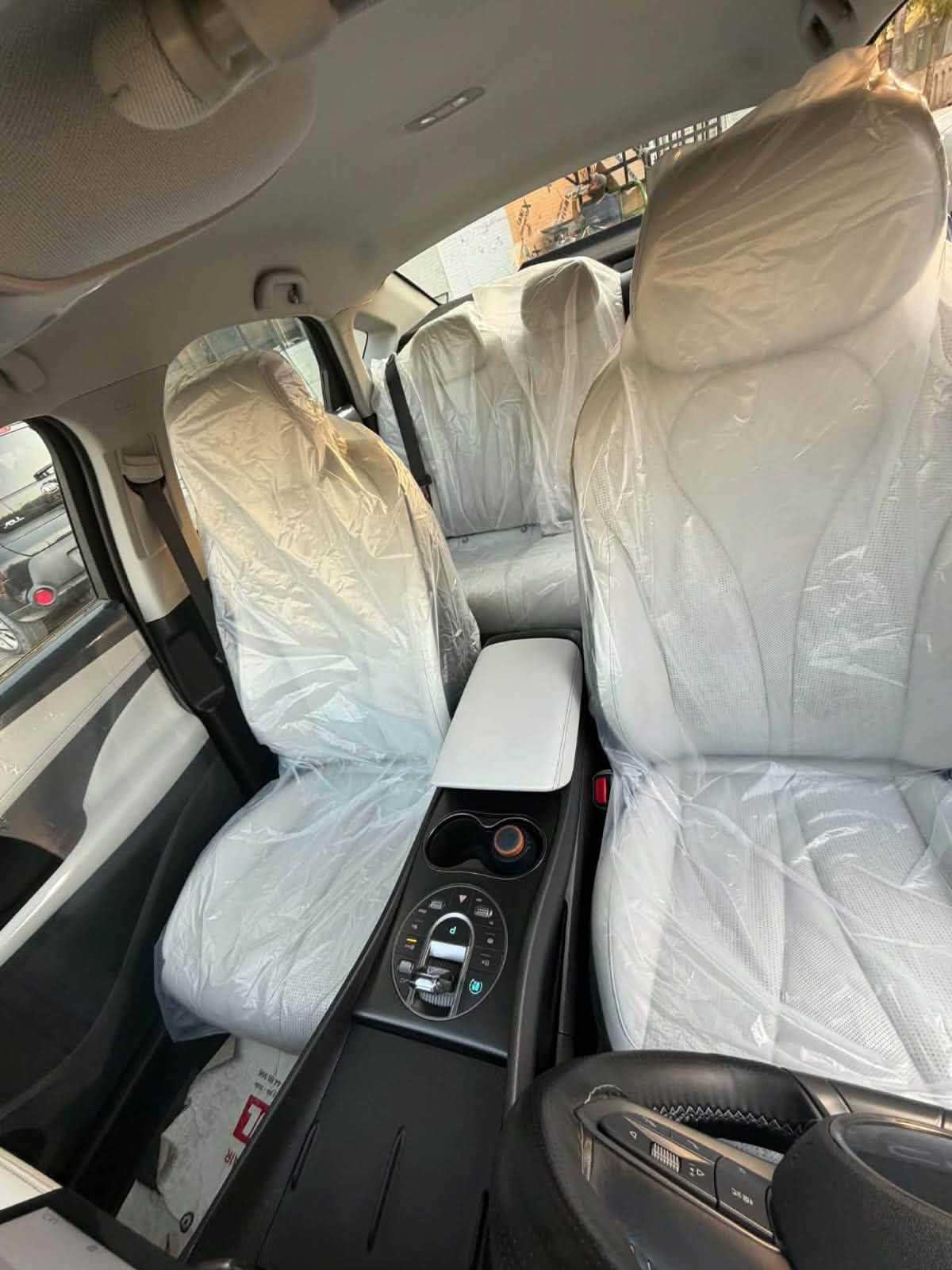 BYD Seal 05
سيل فايف 2025 لون مميز رقم بغداد كفاله عامه ماشيه 10 كيلو فقط مواصفات السيل المعروفه 
رقم بغداد تحويل ثاني يوم 
داخل ابيض 
شاشه كبيره 
كامله السياره وبعدها على وضع الشركة 
مكانها بغداد 
السعر 20 مليون و700 الف وبيها مجال 
*********** موجود واتساب واتصال
