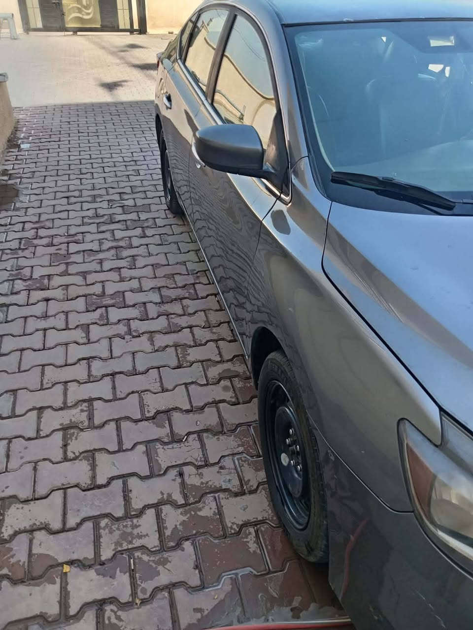 سلام وعليكم نيسان بيرسه 2022سياره حلوه محرك وكير تبريد خير من الله صدره نص عمره سياره رداله ترتيب سنويه صارشهرين من صقطت سياره 85وبيه مجال***********مكلف بنشر
