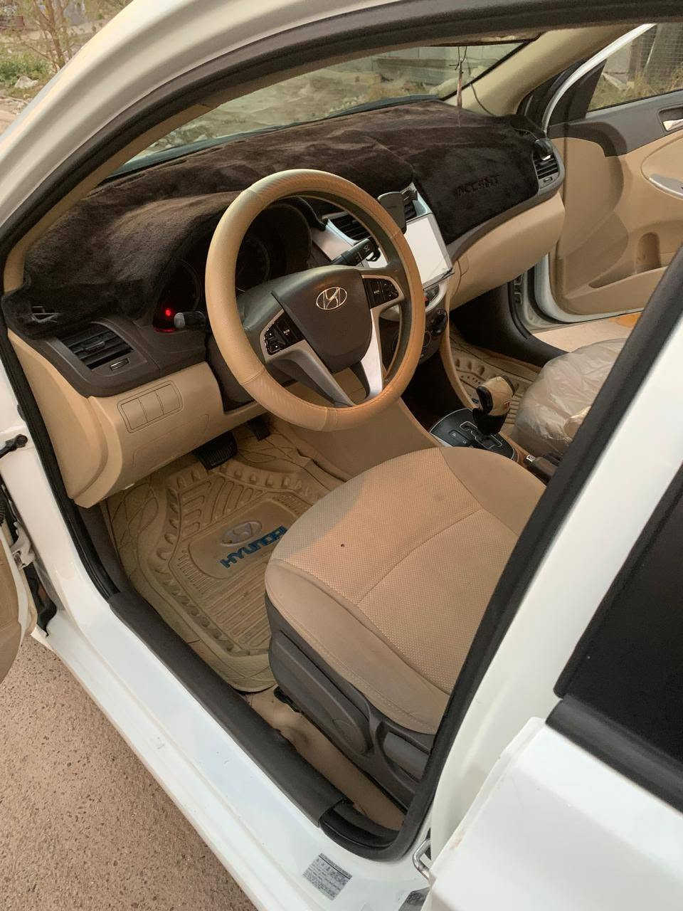 (مكلف بالنشر )
سيارة اكسنت ٢٠١٥ جاهزة من كلشي عدا شبر حار بالجاملغ الخلفي رقم بغداد ماشية ١١١ الف كم السيارة متحتاج ولا فلس تبريد شغال السعر ٩٥ $ وبيها مجال بسيط المكان بغداد للبيع او امراوس بنيسان سني هندي ٢٠٢٤ للاستفسار الاتصال على الرقم ***********
