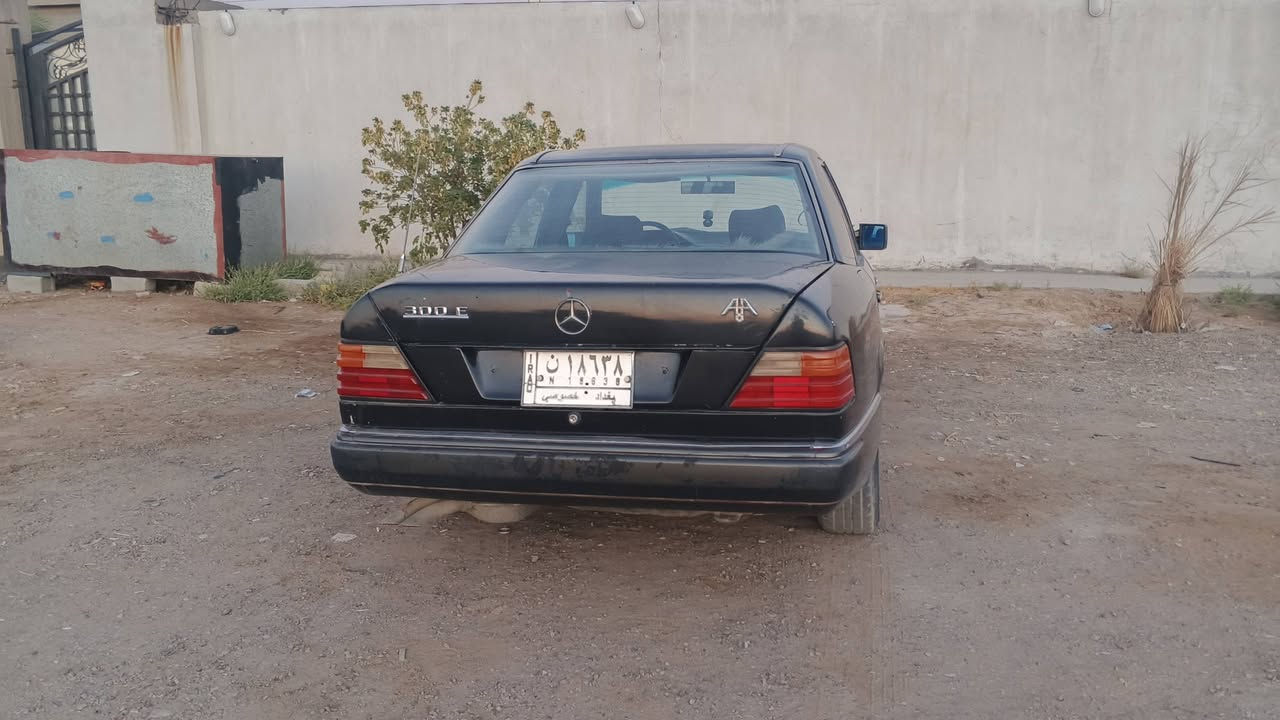 السلام عليكم مرسيدس موديل 91 رقم بغداد سياره تحويل ثاني يوم السعر 35 وبيها مجال***********
