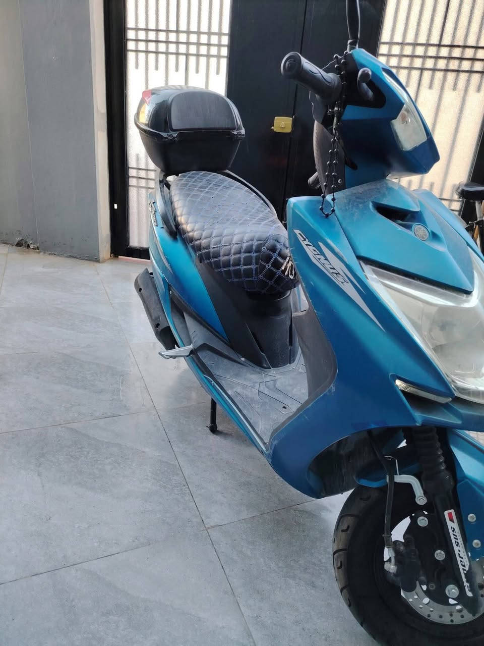 السلام عليكم
ماطور سكنس 
موديل 2021
جديد ما مفتوح شرط كهربائيات كلها شغاله و اربع اشاير  
مبدل زوج تايرات 
ومشدودله حقيبت ضهر 
بصمه تشغيل عن بعد 
السعر 480  وبي مجال بسيط 
مكاني حي الملاين مقابل كليه القبس 
رقمي ***********
***********
