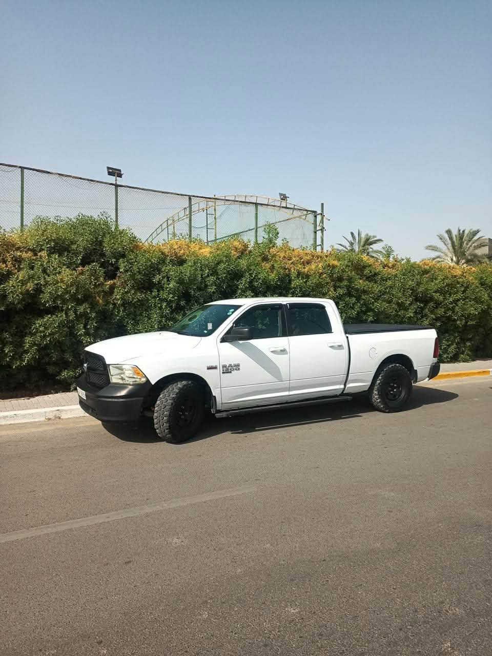 🔥 Dodge Ram 1500 Classic (2021) للبيع 🔥

الموديل: 2021 (كلاسك)
 المحرك: 8 سلندر (5.7)
 السعر المطلوبة: $20,000 (200 ورقة)وبيها مجال بسيط.
المواصفات والإضافات الخاصة:
 منظومة غاز حديثة: مشدودة منظومة غاز سعة 150 لتر (توفير ممتاز ومثالي لاستهلاك البنزين للمسافات الطويلة).
 غطاء حماية الحوض: مجهزة بجناح / غطاء جلدي (Tonneau Cover) مخصص لحماية صندوق السيارة الخلفي من الأتربة والأمطار.
 محرك وقير وحجم بحالة ممتازة 
ضربتها الباب الخلفي الي ورا السايق
للتواصل والاستفسار:
 رقم الهاتف: [***********]
 المكان / المحافظة: [بغداد / نفق الشرطة]
