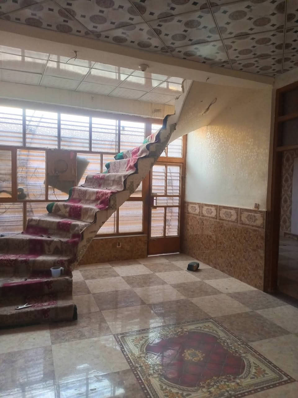 🏠✨ للإيجار – بيت 100م✨🏠 

بناء نظيف جدا 

📍 المواصفات:

🛋️ استقبال 
🏢 صالة 
🛏️ غرف عدد 1
🚿 مجموعة صحيات متكاملة
🍽️ مطبخ 
🌤️ 
💼 

الموقع:  شارع سالم من جهه الجمهوري

📞 للاستفسار: ***********
