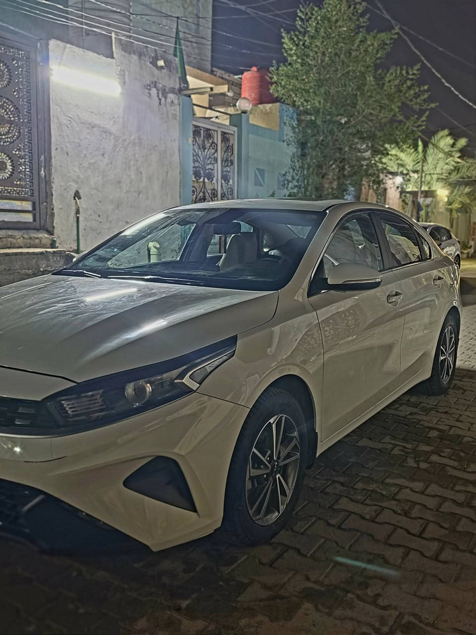 للبيع كيا سيراتو موديل 2023 كفاله عامه رقم أربيل  محرك 2000  ماشيه 37الف  فول مواصفات سويج السعر 190 مع الجمال المكان نجف حي الميلاد للاستفسار اتصل🗣📲📞 ***********ابو أمير

نص مكتوب في الصور:
- محتوى تم إنشاؤه باستخدام الذكاء الاصطناعي
- محتوى تم إنشاؤه باستخدام الذكاء الاصطناعي ✦