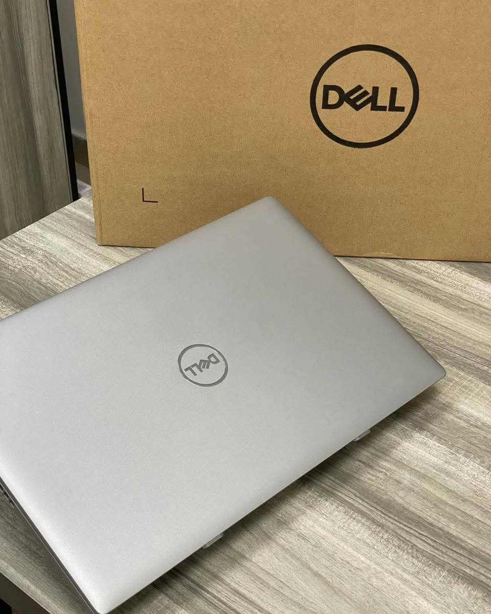 لابتوب سلم خفيف حديث معالج قوي وجيل عالي DELL 5520 Ci5 جيل حادي عشر    نظافة عاليه جدا اخو الجديد وعل الفحص وين متريد 
. 
 السعر ثابت 365 الف مع التوصيل والحقيبة والشاحن الأصلي 
. 
مناسب للدراسة والبرامج المكتبية والطباعة والتصفح والامن السيبراني وغيرها من البرامج 
……………………

 المعالج Core i5-11th جيل 11
 ذاكرة الوصول العشوائي (الرام) 8GB 
 التخزين( الهارد) SSD 256GB 
 مقاس شاشة 15.6 انج دقة عالية 
 منفذ HDMI & TYPE C 
 كيبورد  عربي انكليزي
الرام والهارد قابل للتطوير 
…………………………………
*********** واتساب 
 الريادة للحاسبات / محمد الزهيري
