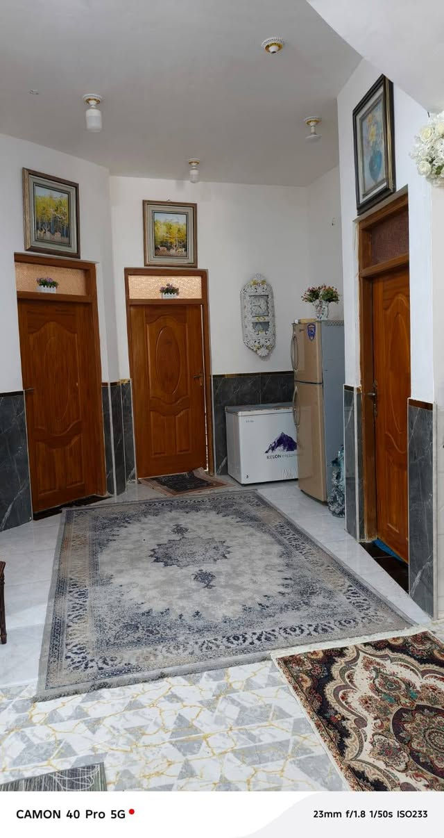 بيت طابو صرف مساحته 300 متر. طابقين الارضي غرفتين صاله ومطبخ حار مناور وديوانيه خارجيه... الطابق الثاني... (٤) غرف صحيات مطبخ صاله...مساحة الطابو(٢٨٢) متر واضافه فضله زراعي (١٠٠) متر تقريبا   يقطع (٦٥) مليون طلب اسكان تتحول إلى المشتري اقساط يدفع كل شهر (٣٣٢) ألف ... تتوفر كافة الخدمات خلف المستشفى التركي مباشره ع شارع تبليط
بيت طابو صرف مساحته 300 متر. طابقين الارضي غرفتين صاله ومطبخ حار مناور وديوانيه خارجيه... الطابق الثاني... (٤) غرف وصحيات ومطبخ صاله...مساحة الطابو(٢٨٢) متر واضافه فضله زراعي (١٠٠) متر تقريبا   يقطع (٦٥) مليون طلب اسكان تتحول إلى المشتري  تتوفر كافة الخدمات خلف المستشفى التركي مباشره ع شارع تبليط
***********

نص مكتوب في الصور:
- CAMON 40 Pro 5G 23mm f/1.8 1/100s ISO404
- CAMON 40 Pro 5G 23mm f/1.8 1/50s ISO233
- CAMON 40 Pro 5G 23mm f/1.8 1/50s ISO245
- CAMON 40 Pro 5G
- 23mm f/1.8 1/50s ISO226
- CAMON 40 Pro 5G 23mm f/1.8 1/100s ISO80
- CAMON 40 Pro 5G 23mm f/1.8 1/100s ISO244
- 23mm f/1.8 1/100s ISO167
- CAMON 40 Pro 5G 23mm f/1.8 1/100s ISO138
- CAMON 40 Pro 5G 23mm f/1.8 1/100s ISO189