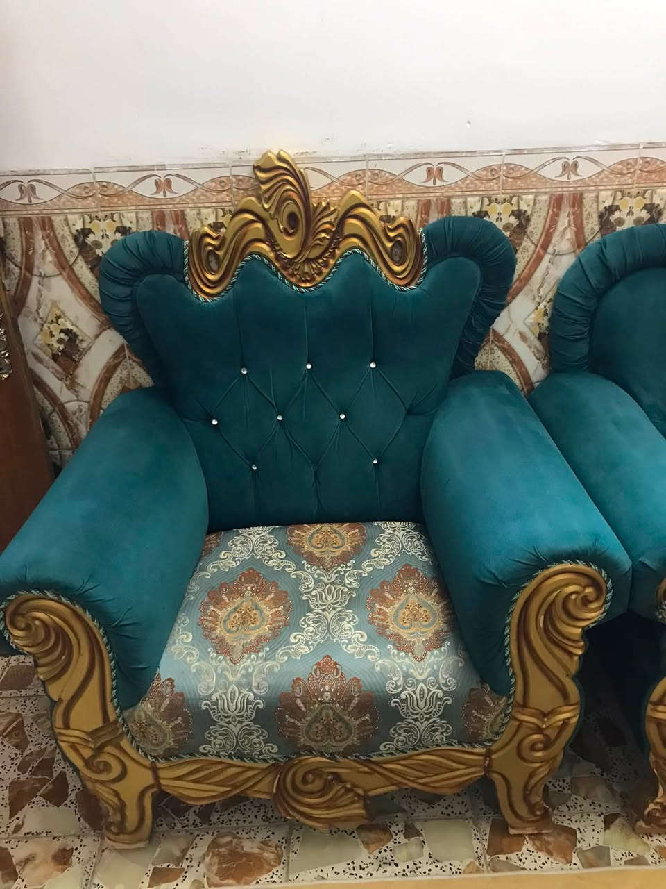 تخم مستعمل للبيع
ثنين كبار واحد وسط ثنثن كراسي 
نضيف كلش 
بغداد الحسينية 
السعر 300وبي مجال 
***********
