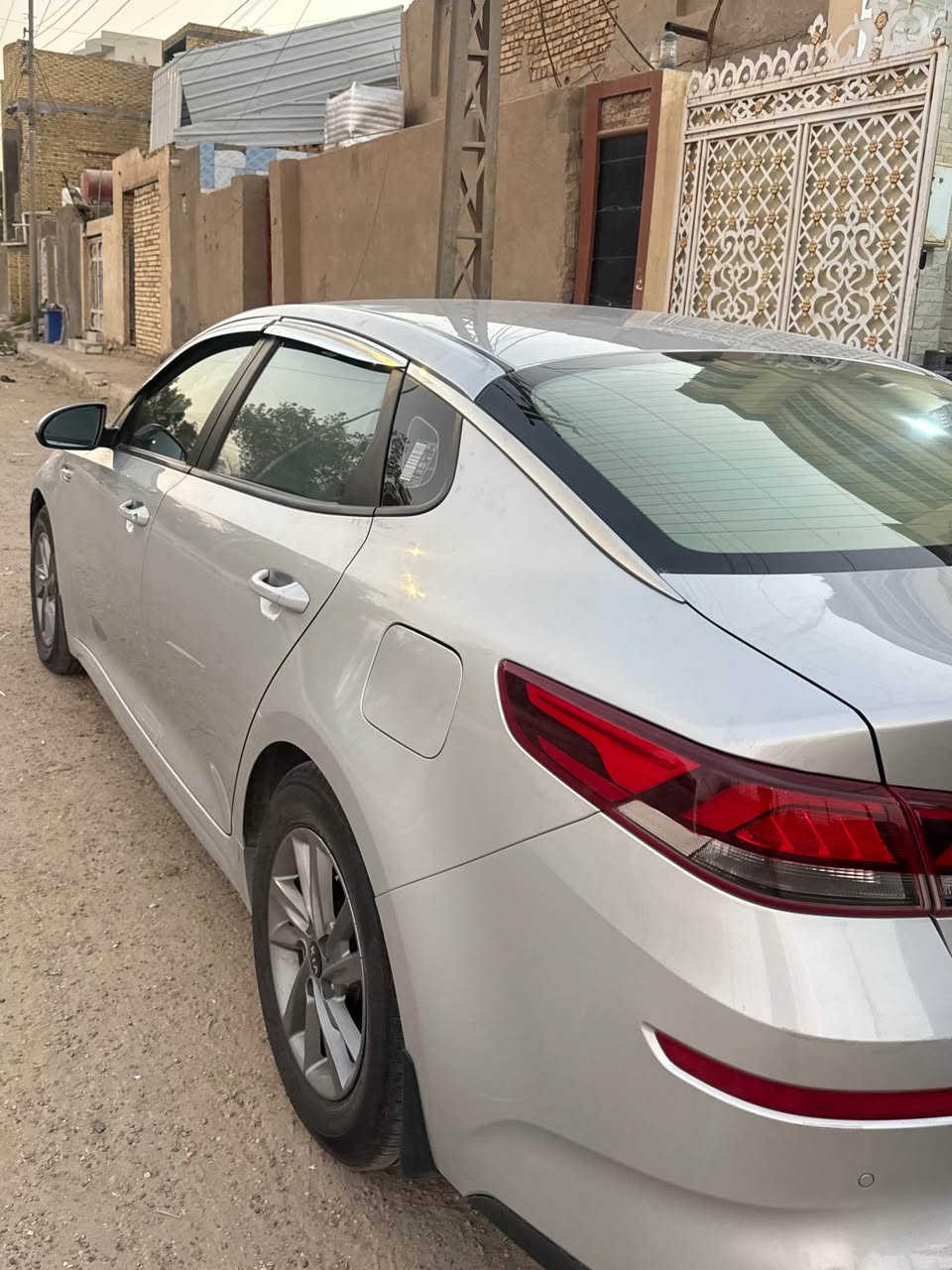 كيا اوبتما كي فايف 2022 وارد كوري خط واحد غاز بلاد مكفولة من الضربة والمعجون والتبديل بيه صبغ من كوريا راس الجاملغ الايمن جهت السايق كد شبر من يم الايت كرده لا دكت جاجوك مكفوله من دكة الجاكوج شرط مواصفاتها سويج تشغيل عدد ثنان + بصمه  ومثبت سرعه ونظام eco اقتصادي وتدفئة بالكشنات مواصفاتهة معروفه رقم ذي قار  خصوصي باسمي شرط تحويل مكانهة ناصريه وسعرها 175 ورقة وبيها محال  السياره شركه برغي ما مفتوح 
مكاني ناصرية *********** ناصرية, ذي قار
