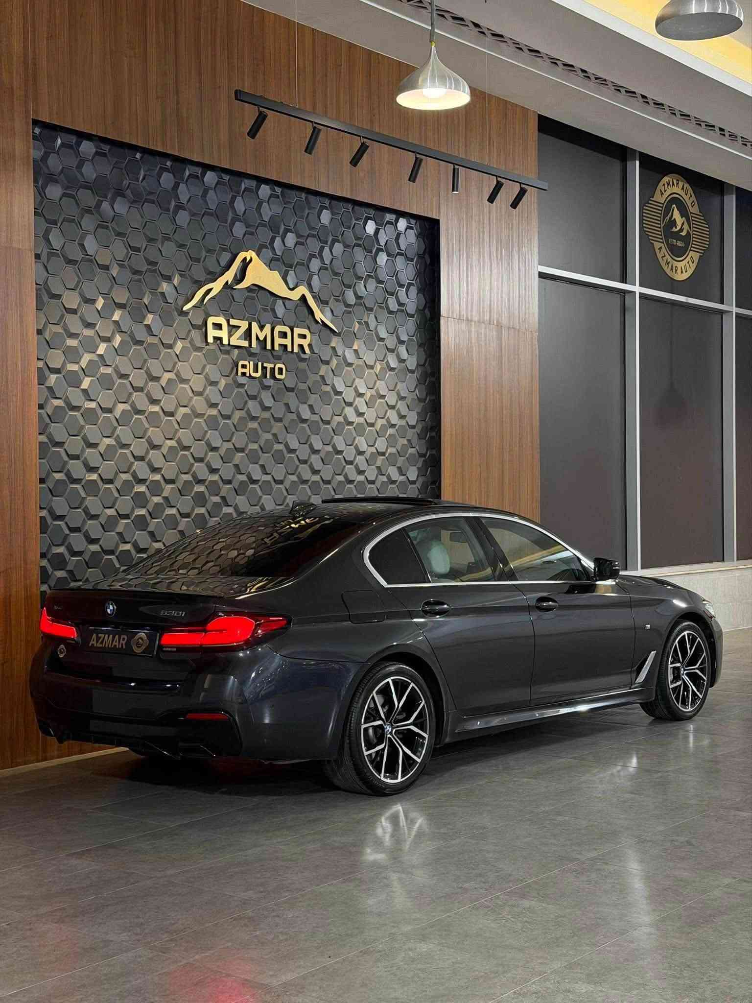BMW 530i M Package  X Drive
ارخص سعر بكل العراق : 298$ ورقة 
موديل 2021
ماشية ٦٠ الف

السيارة M Package و X Drive🔥
مواصفات السيارة فول الفول
بنوراما و داخل كريمي و كشنات تدفئة و كهربائي و ميموري و داتاشو و كامرات و حساسات و رادارات و انضمات قيادة بيها و تحديد سرعة و قيادة ذاتية و تحكم كامل ستيرن و اوتو هولد و انارات داخلية متعدد الالوان و سماعات Harman/ kardon و بعد هواية مواصفات متنذكر

السيارة بيها جاملغ امامي جهة السايق صبغ بدون دواخل بشرط
كير و محرك و كهربائيات كلها بشرط السيارة جاهز و ما يحتاج دينار مصرف
تحويل او وكالة ثاني يوم

سعر : ٢٩٨$ ورقة 
للاستفسار : ***********
العنوان: السليمانية المعارض الجديدة شركة ازمر اوتو معرض رقم ٣٤
