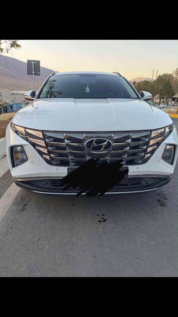 تکسون مودێل ٢٠٢٢ مەنەفێست ئەسلی وە پاکانەی سورانی بو کراوە سەیارەکە جائیزە و مالی دوستە وە گێر و مەکینە و سبوخ و غرامەی بەشەرتن تەقە و رەقەی نیە  سەیارەکە فولە بەس سلایت نیە  ٩٠کم رویشتوە نرخی ١٤٣$ معاملەیەکی کەم بو داواکردن پەیوەندی بەم ژمارەوە بکە (***********) مرغصور, أربيل
