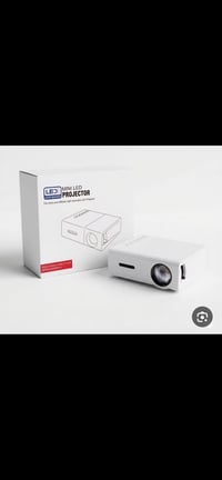 غرفتك.. صالتك.. وحتى طلعاتك، كلها صارت سينما! 🎬✨ Mini LED Projector – ...
